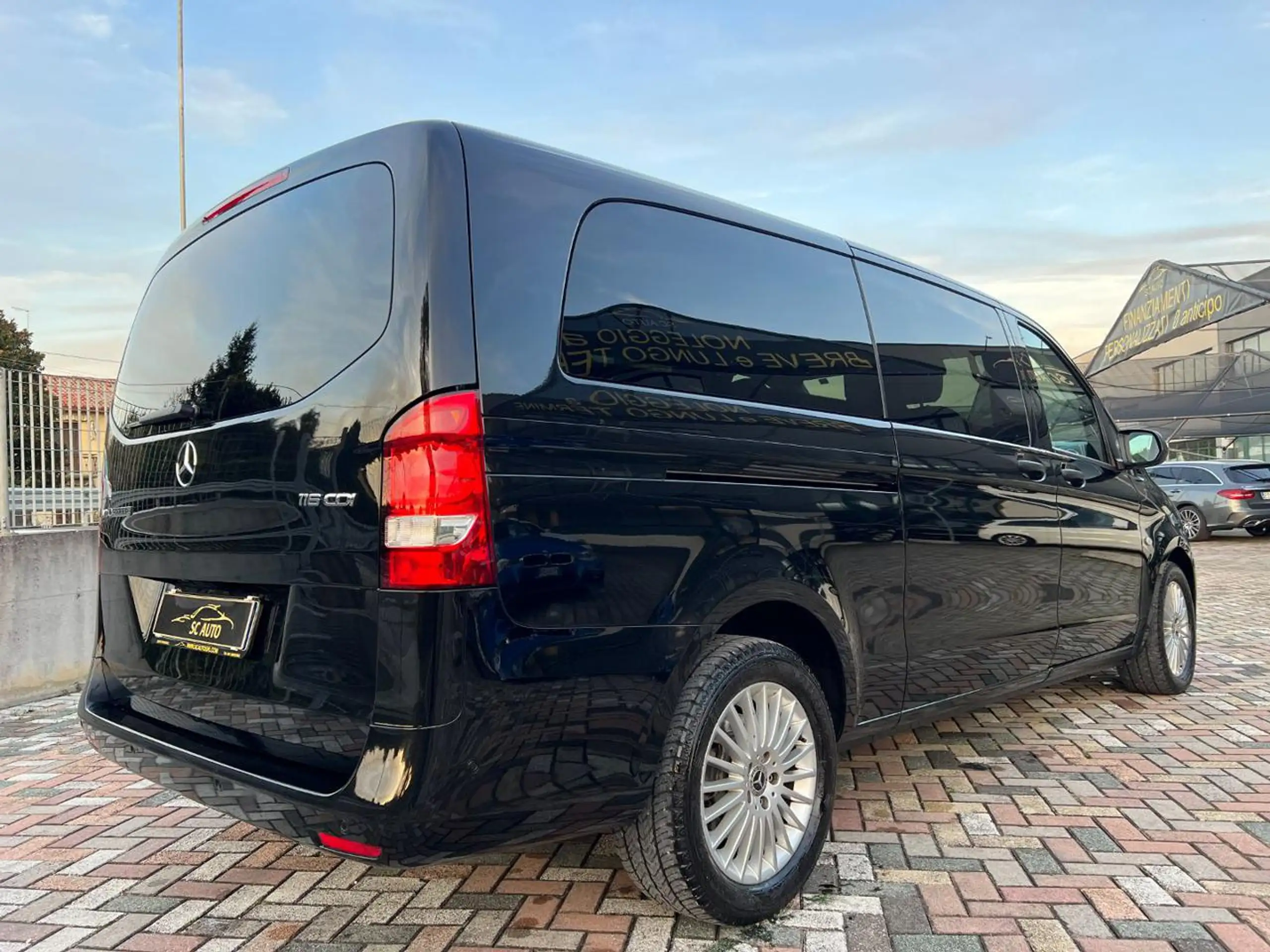 Mercedes-Benz - Vito