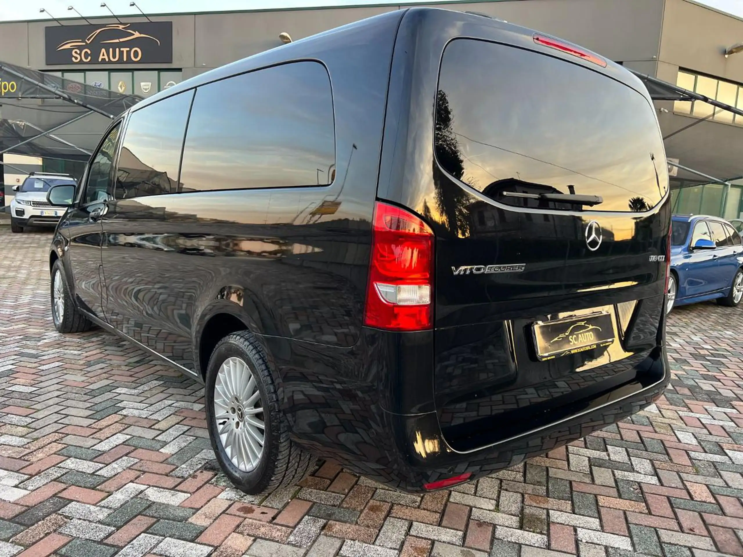 Mercedes-Benz - Vito