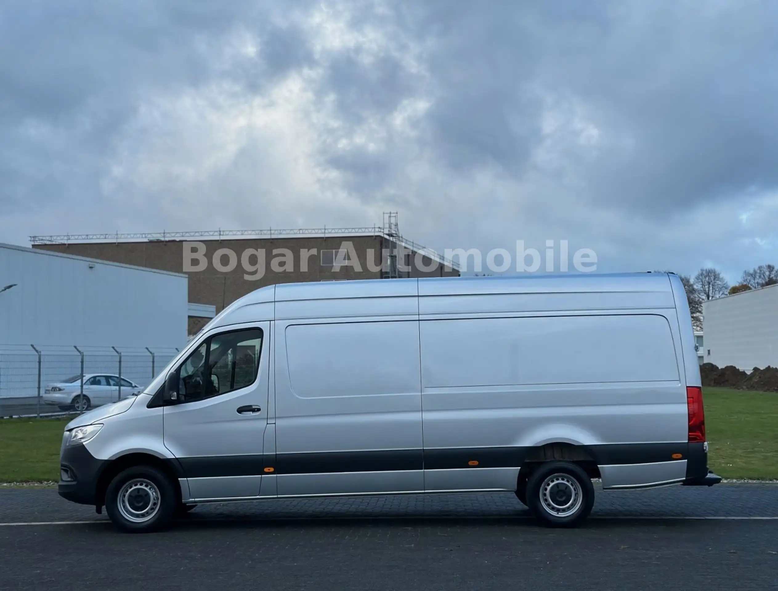 Mercedes-Benz - Sprinter