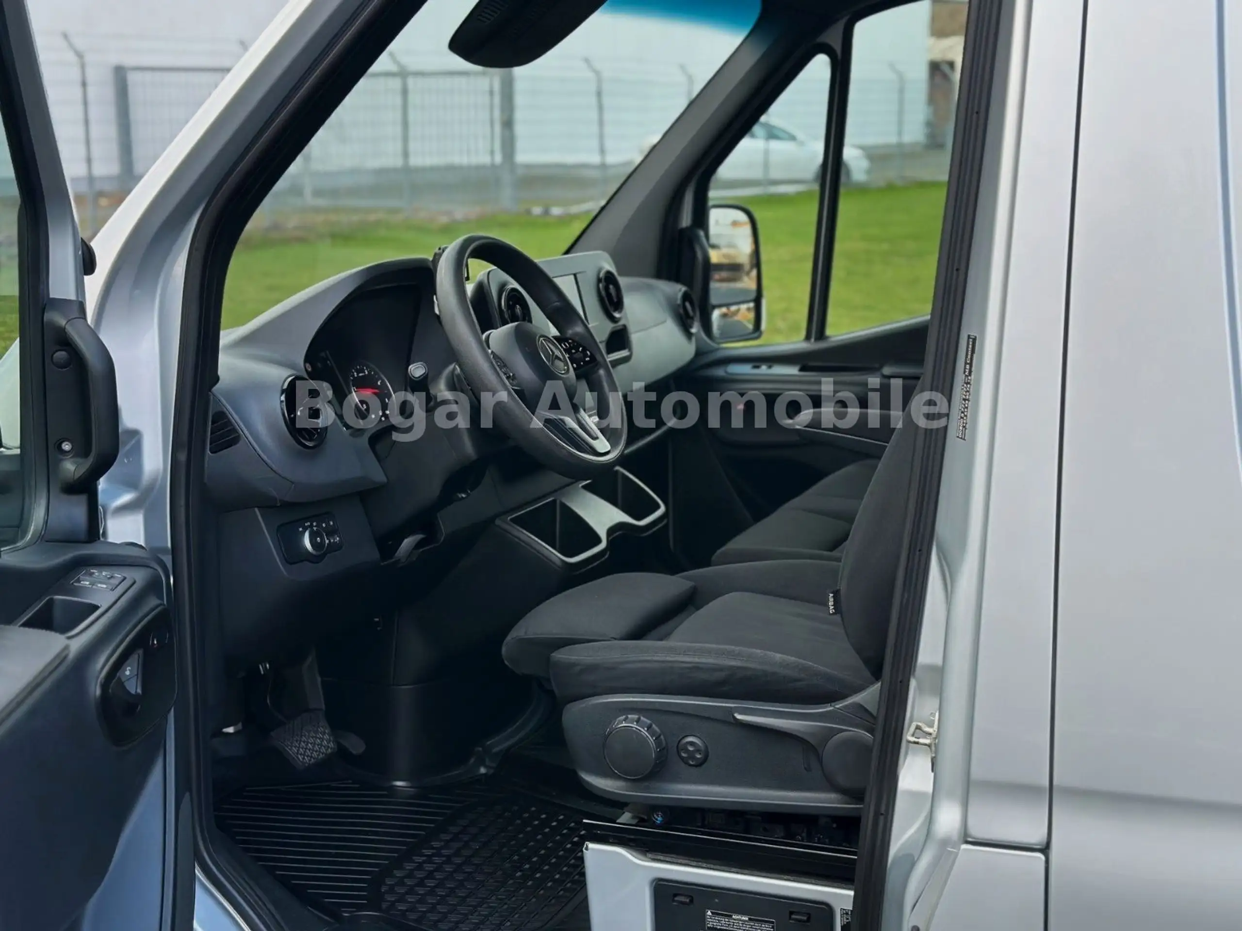 Mercedes-Benz - Sprinter