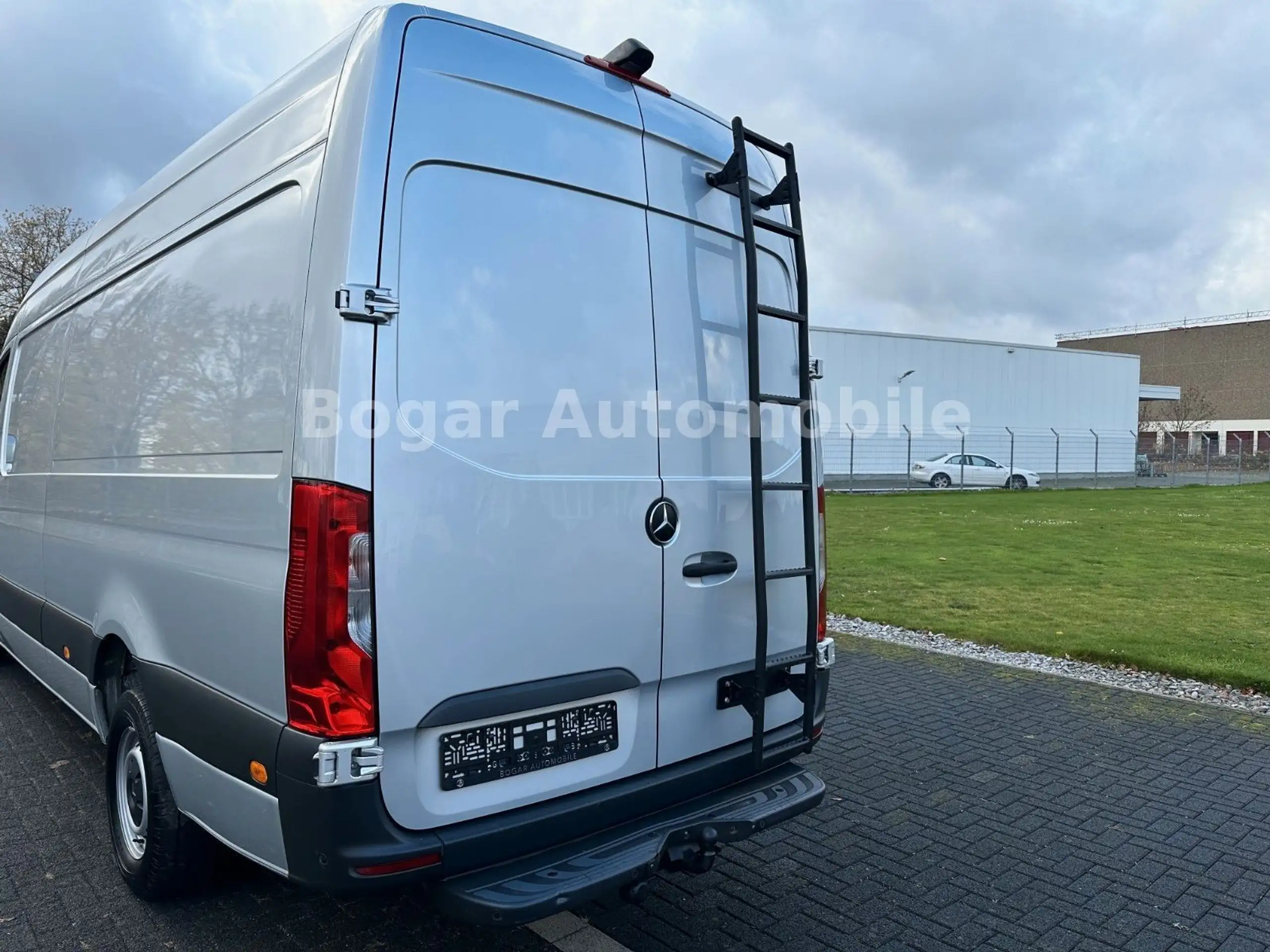 Mercedes-Benz - Sprinter