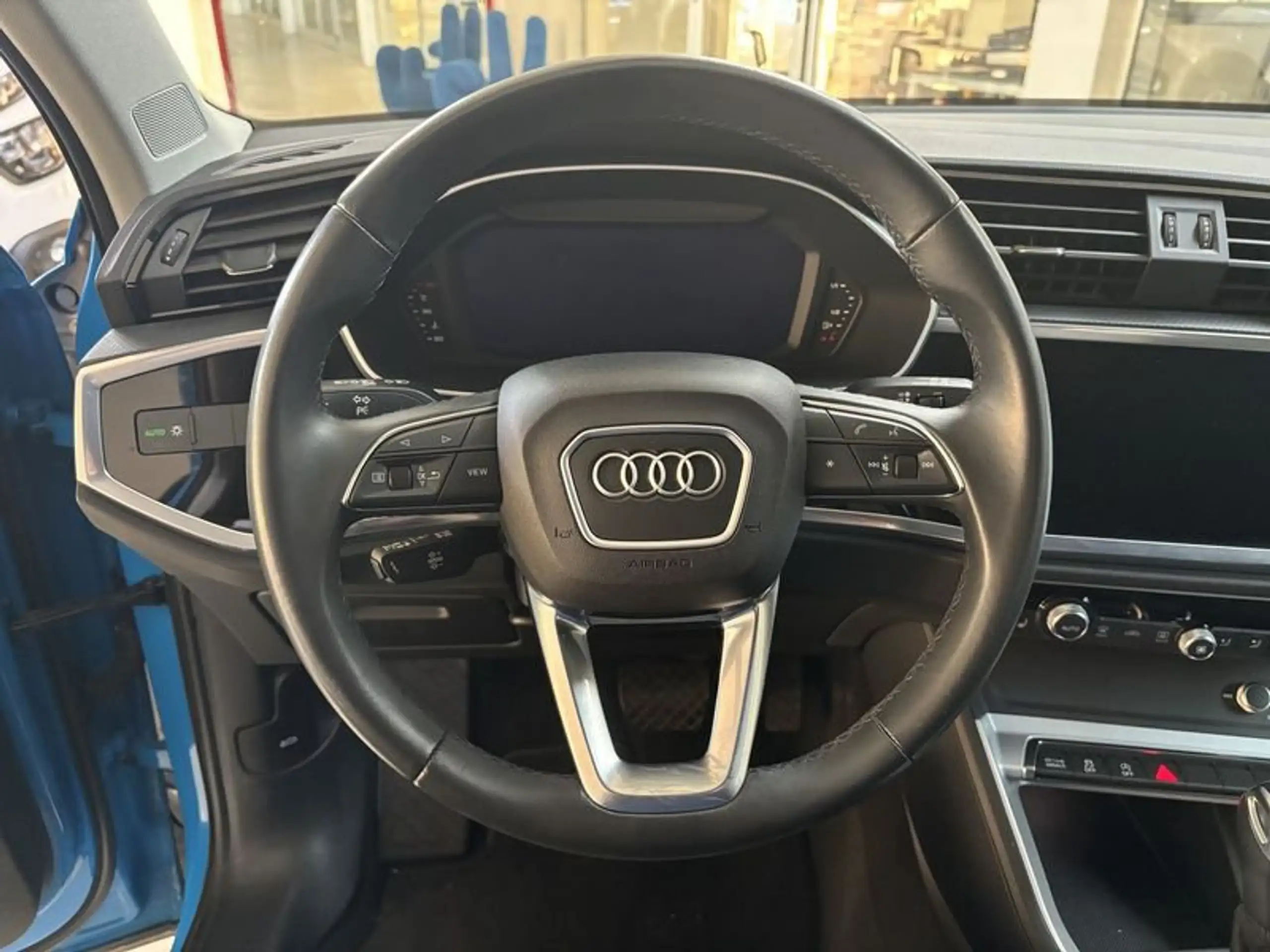 Audi - Q3