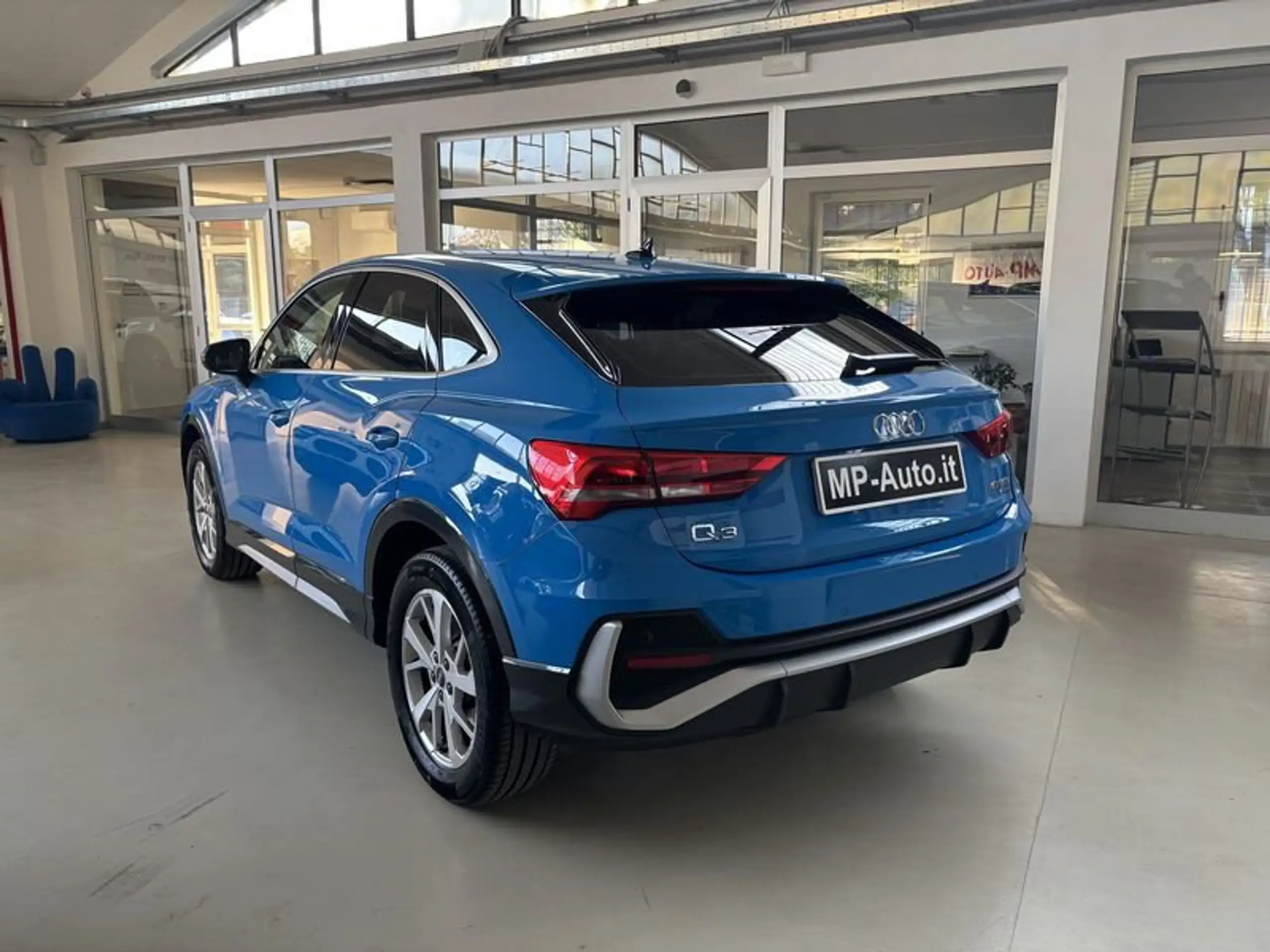 Audi - Q3