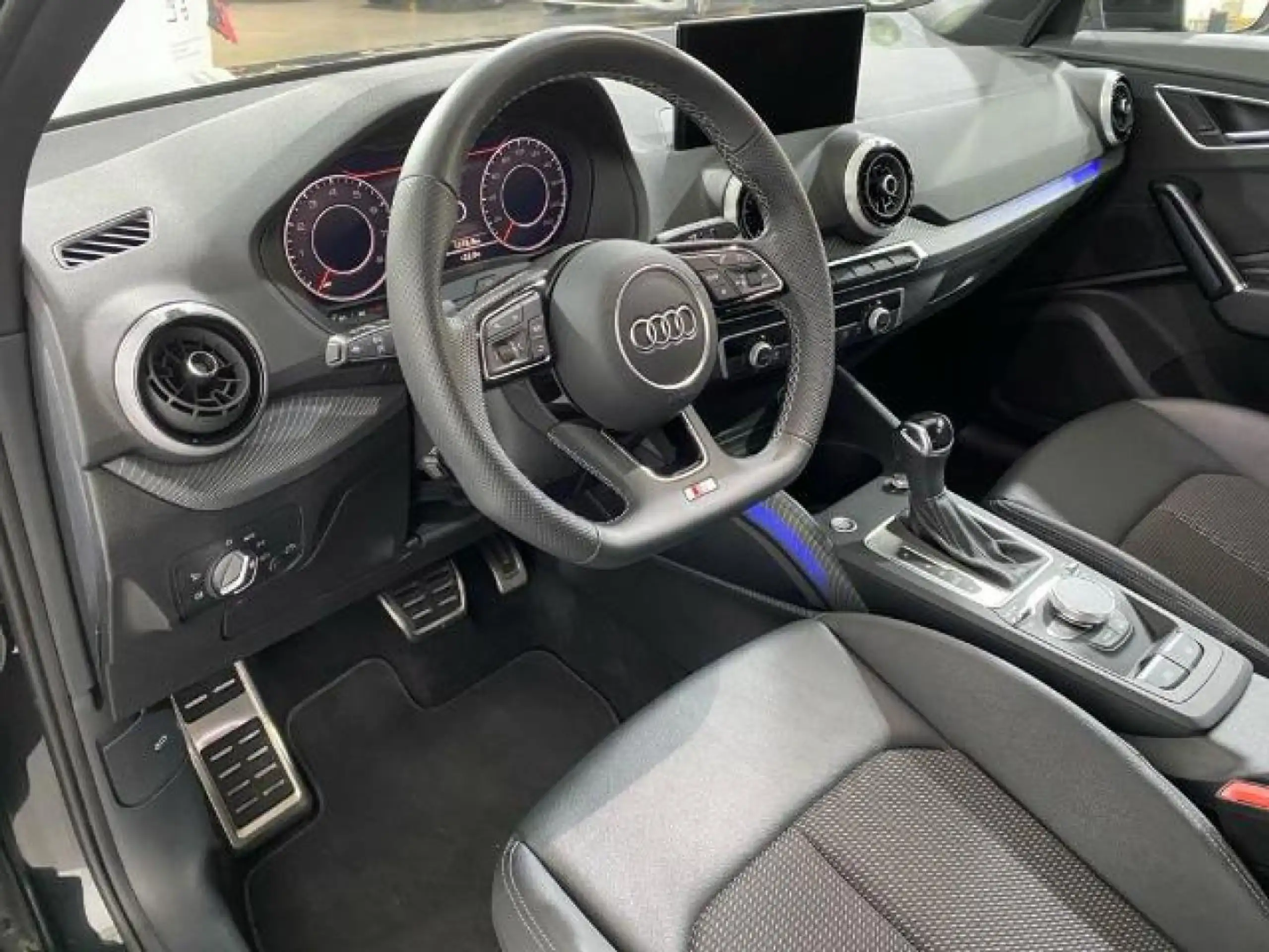 Audi - Q2