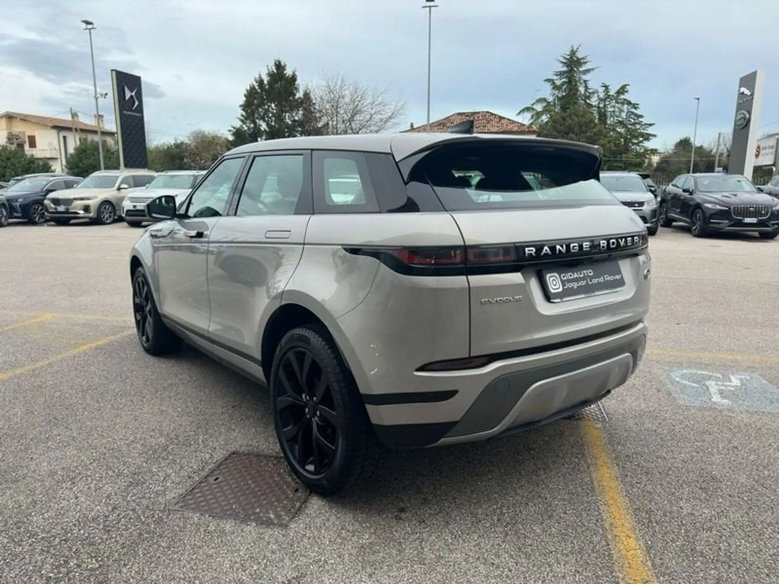 Land Rover - Range Rover Evoque