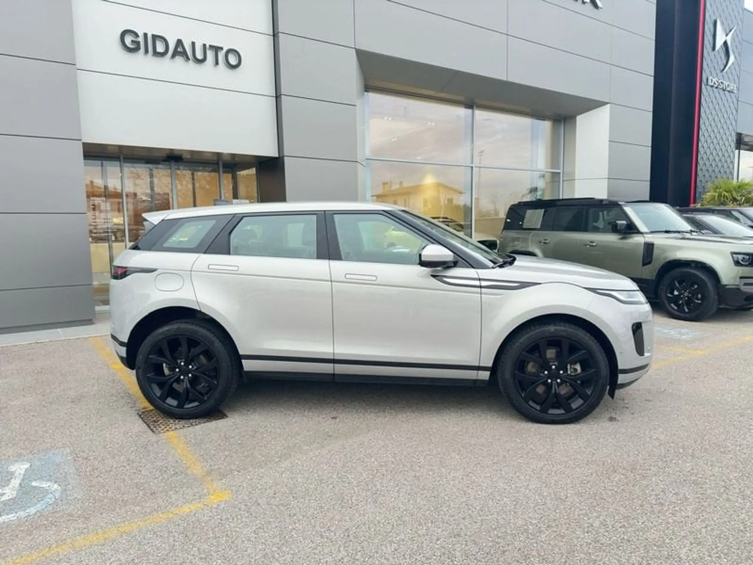 Land Rover - Range Rover Evoque