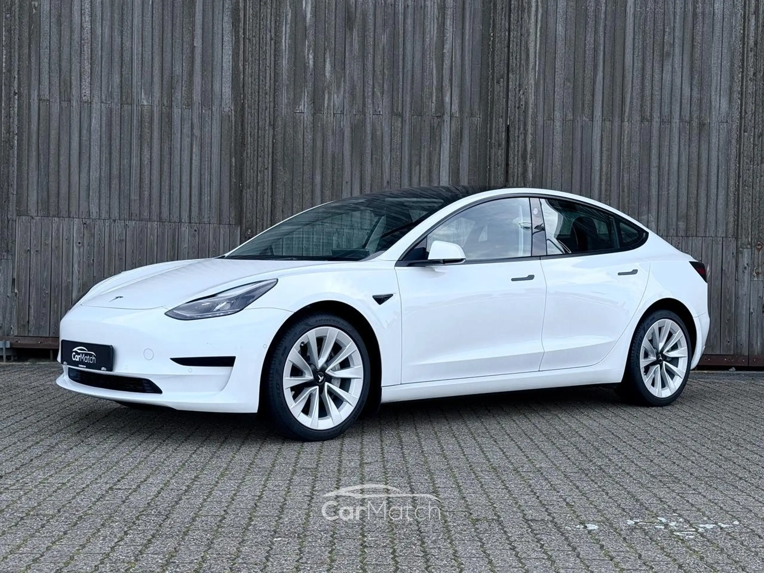 Tesla - Model 3