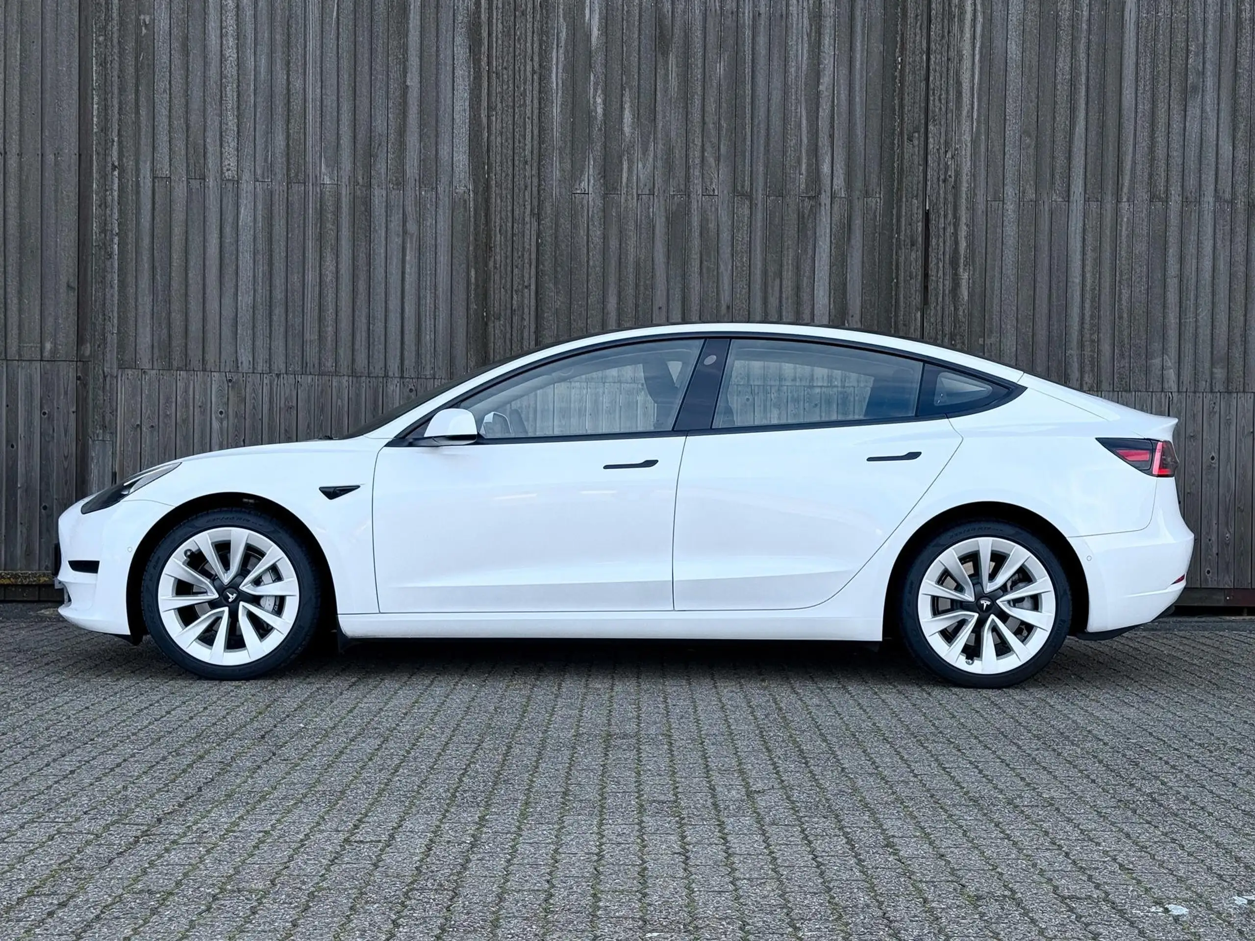 Tesla - Model 3