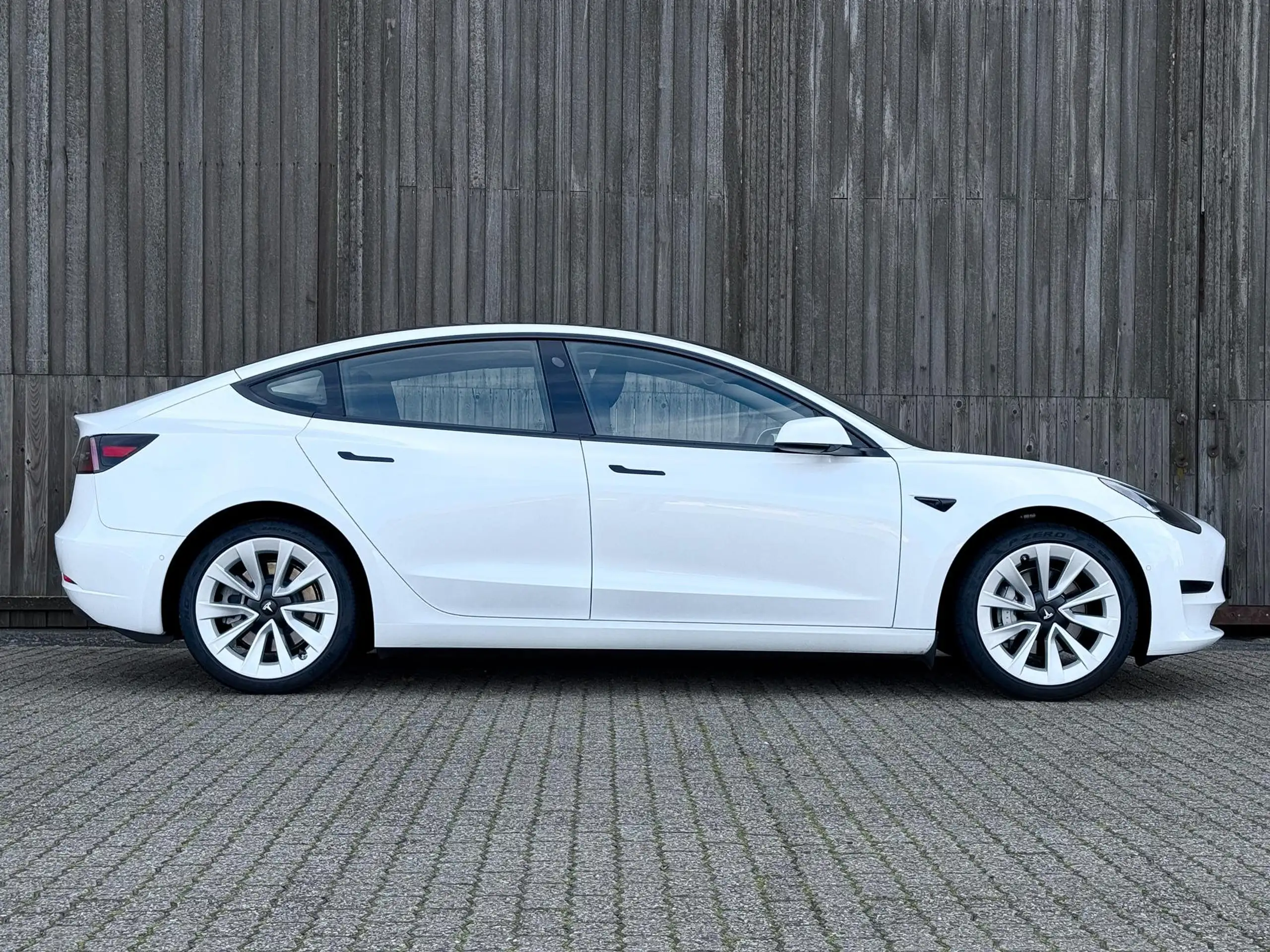 Tesla - Model 3