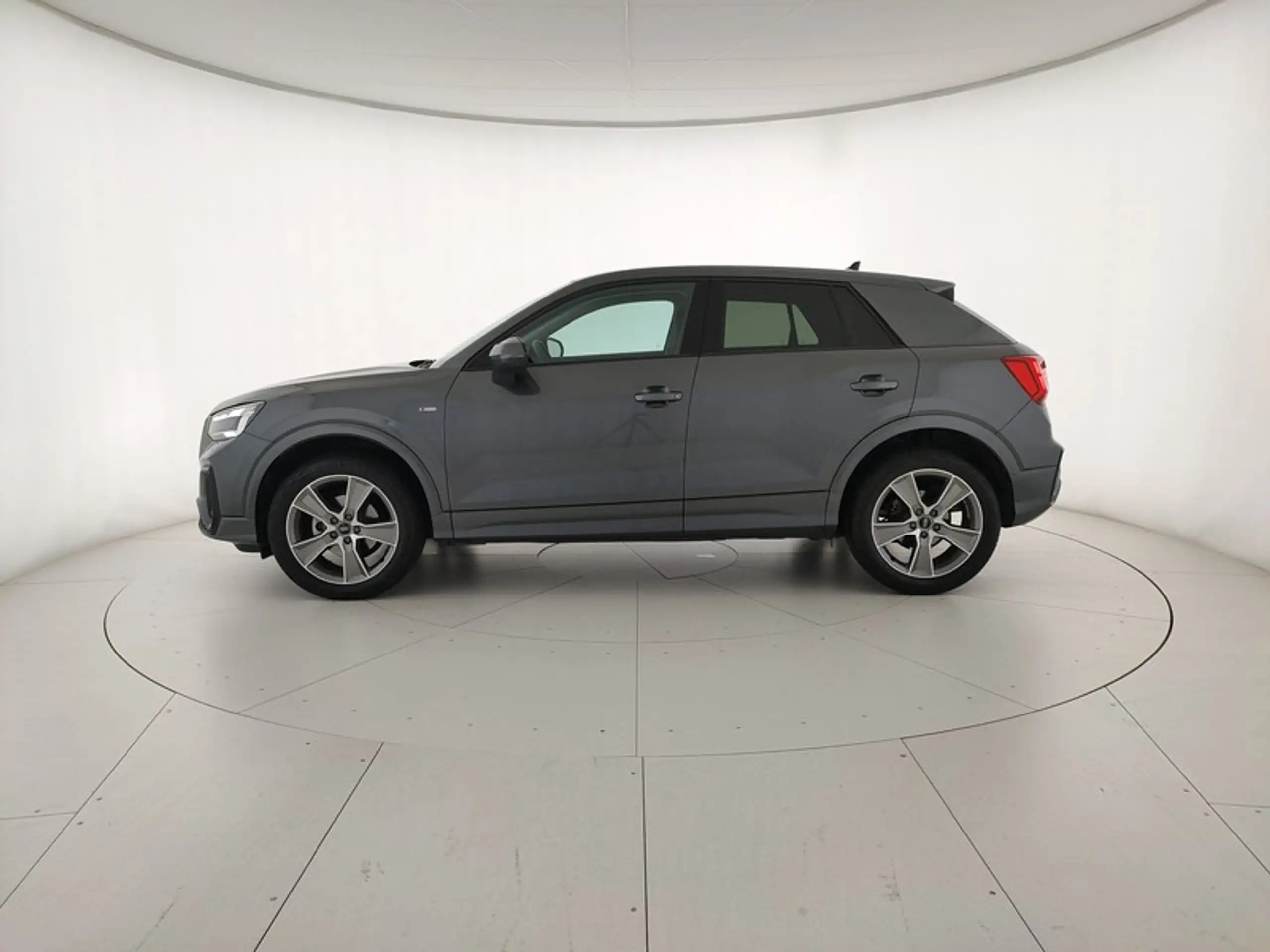 Audi - Q2