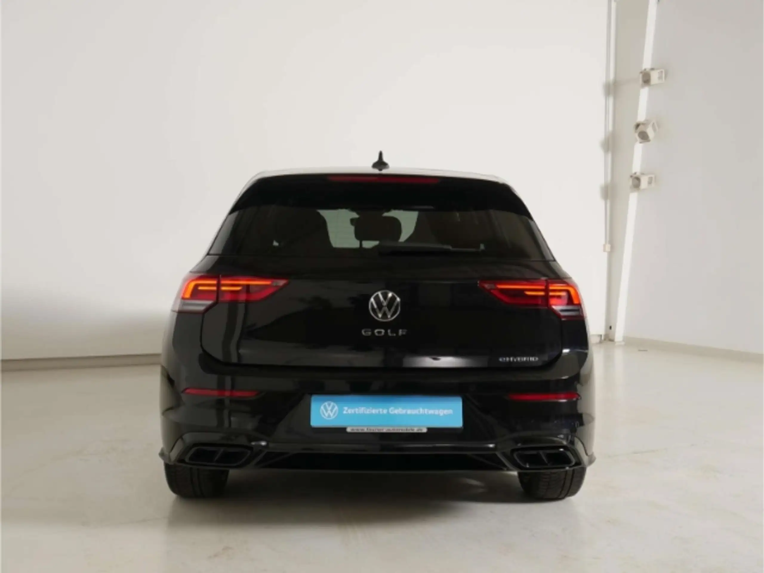 Volkswagen - Golf