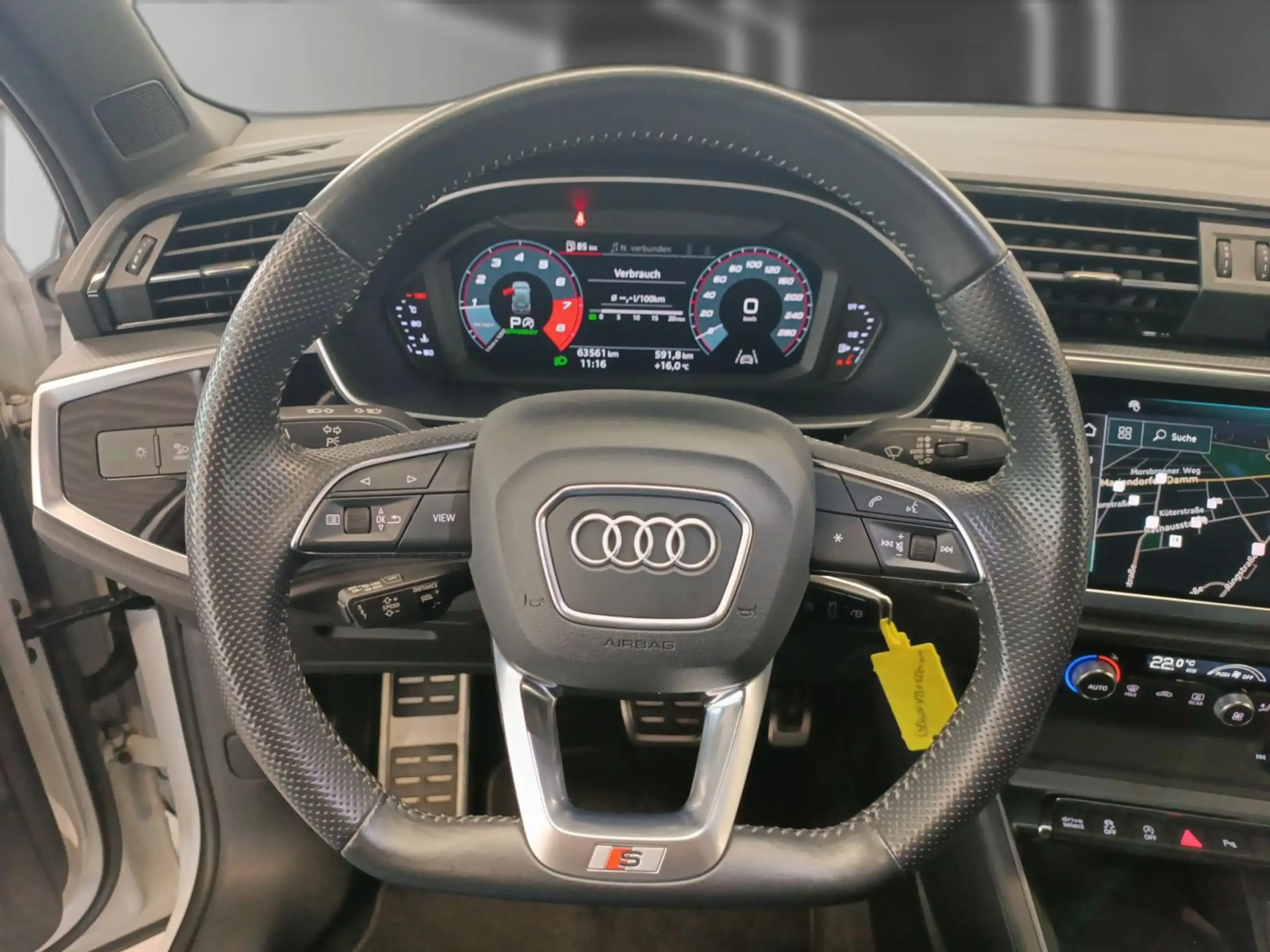 Audi - Q3