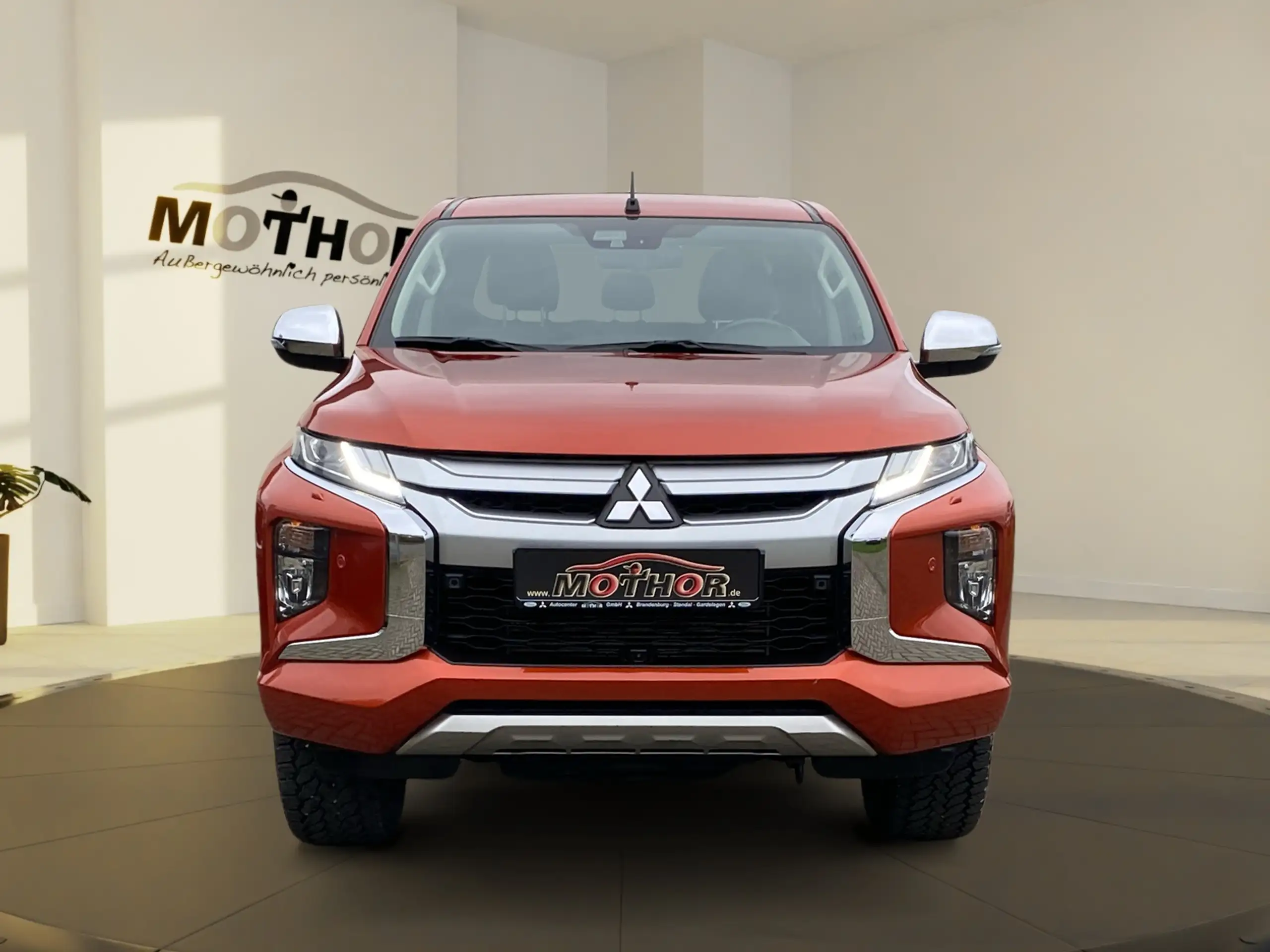 Mitsubishi - L200