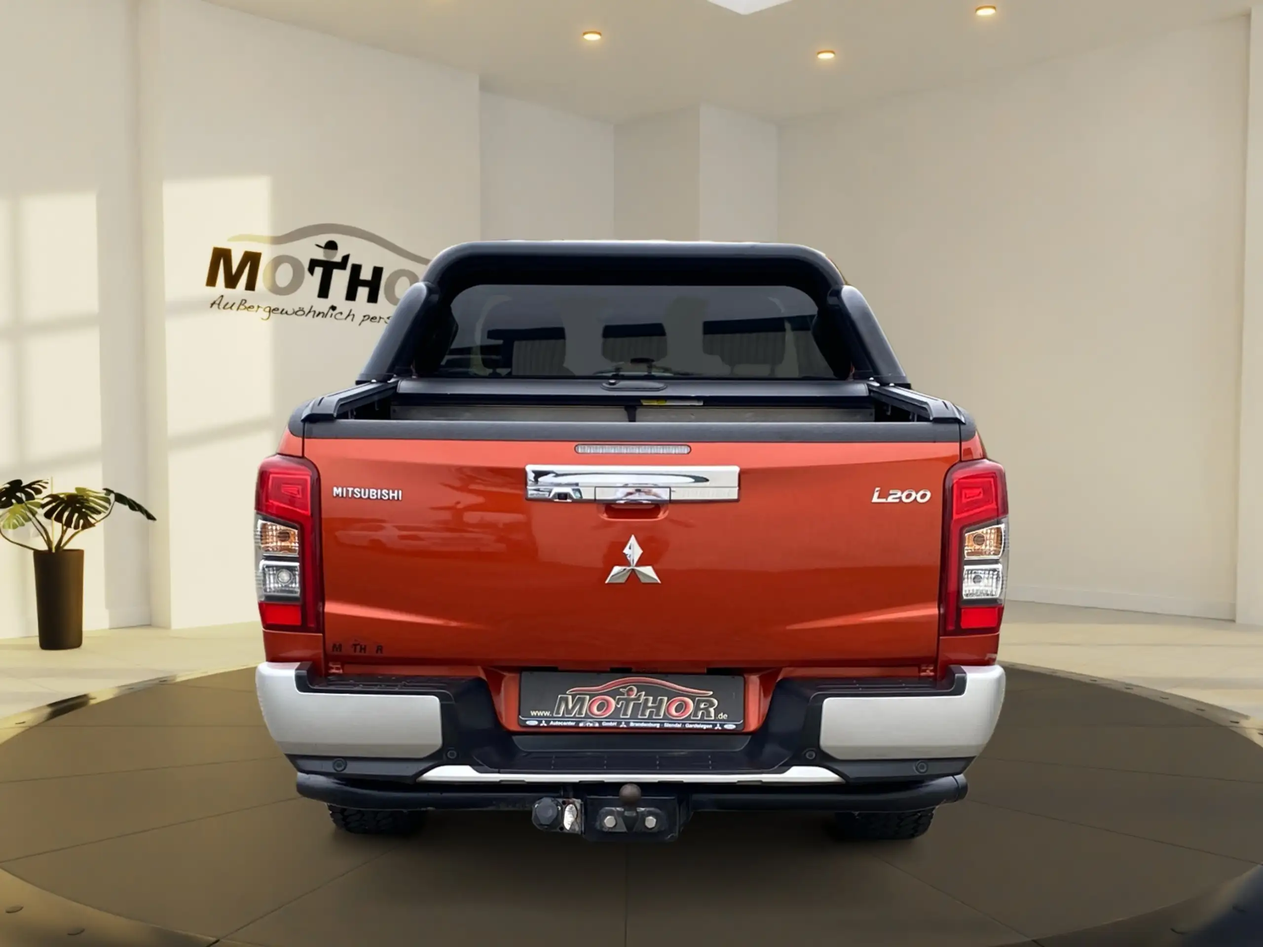 Mitsubishi - L200