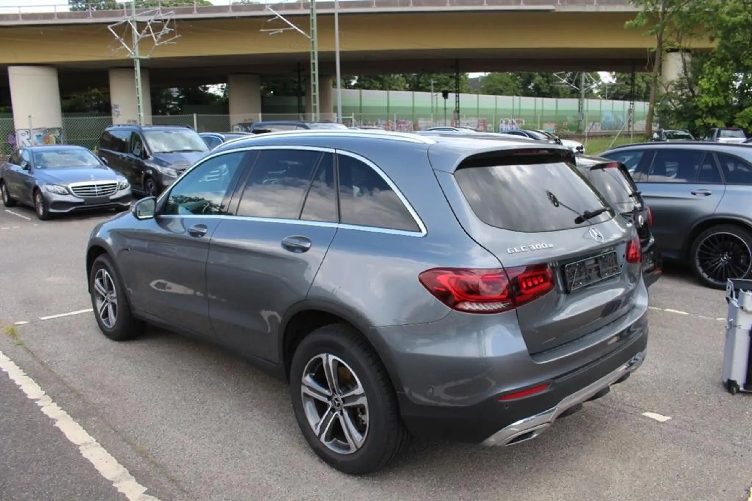 Mercedes-Benz - GLC 300