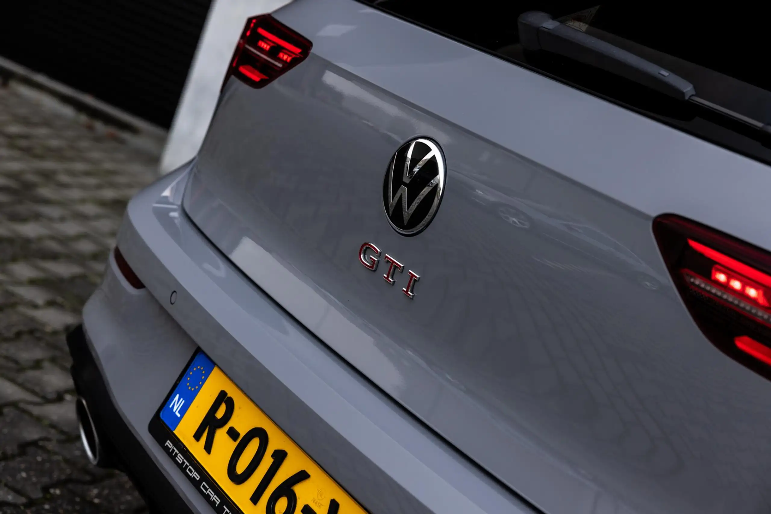 Volkswagen - Golf GTI