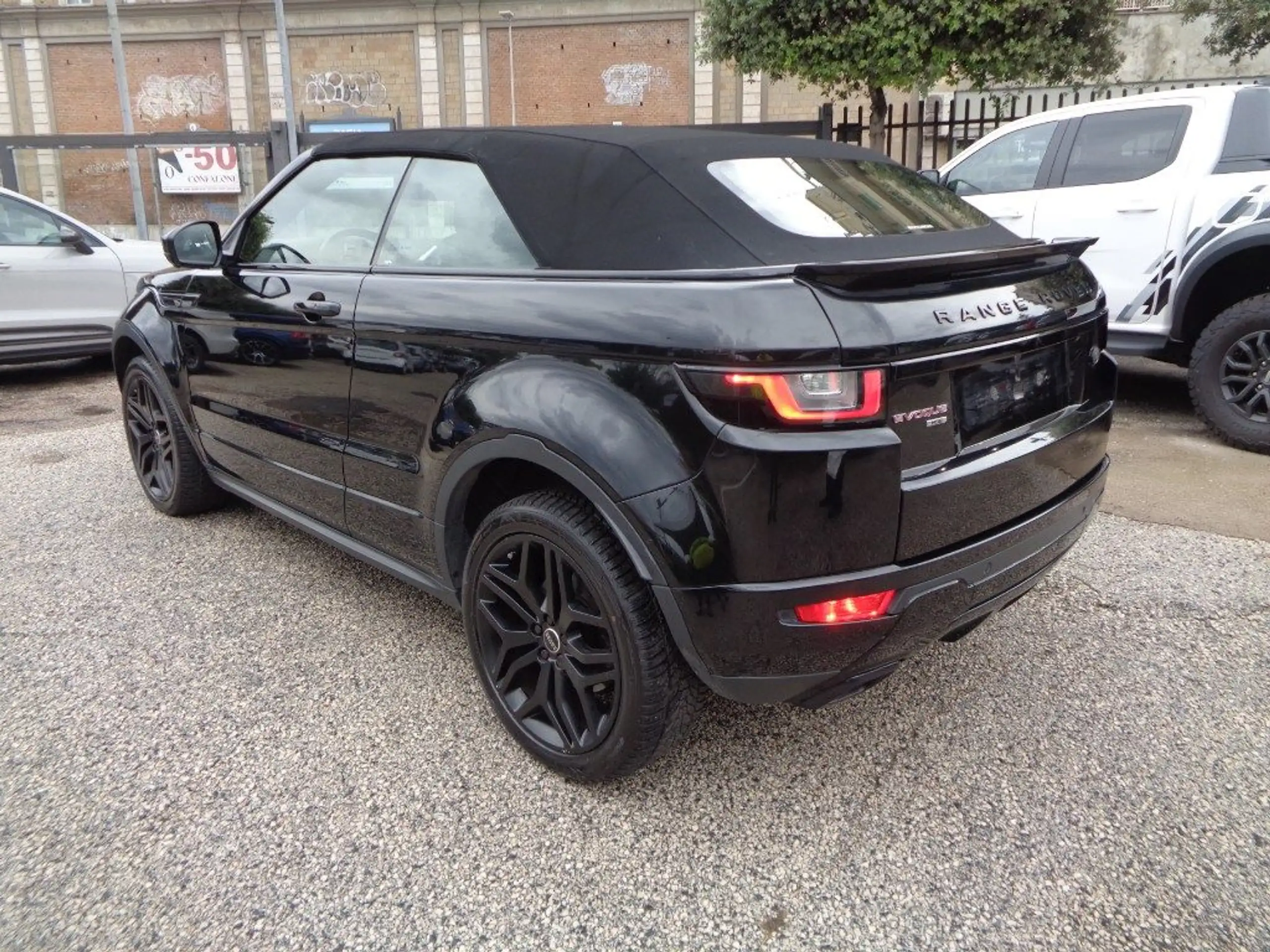 Land Rover - Range Rover Evoque