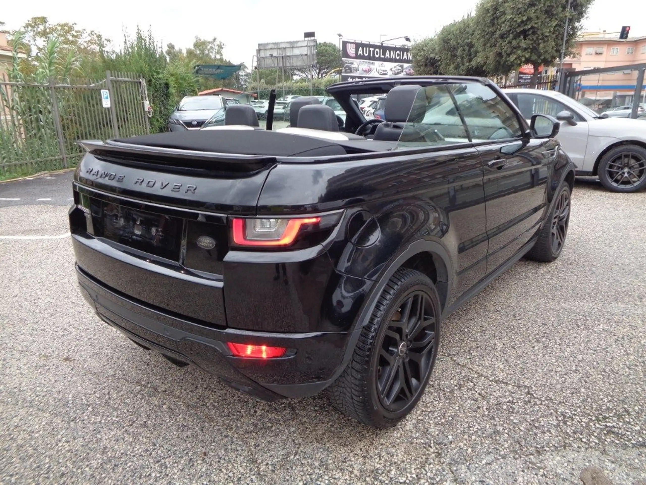 Land Rover - Range Rover Evoque