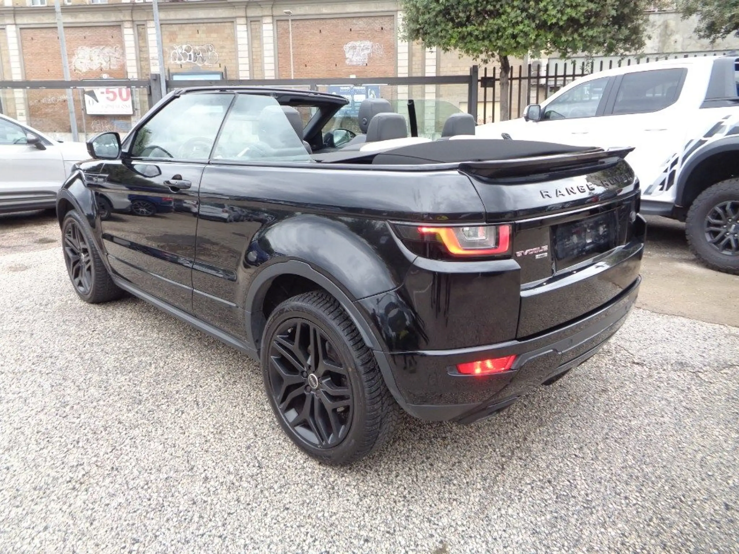 Land Rover - Range Rover Evoque