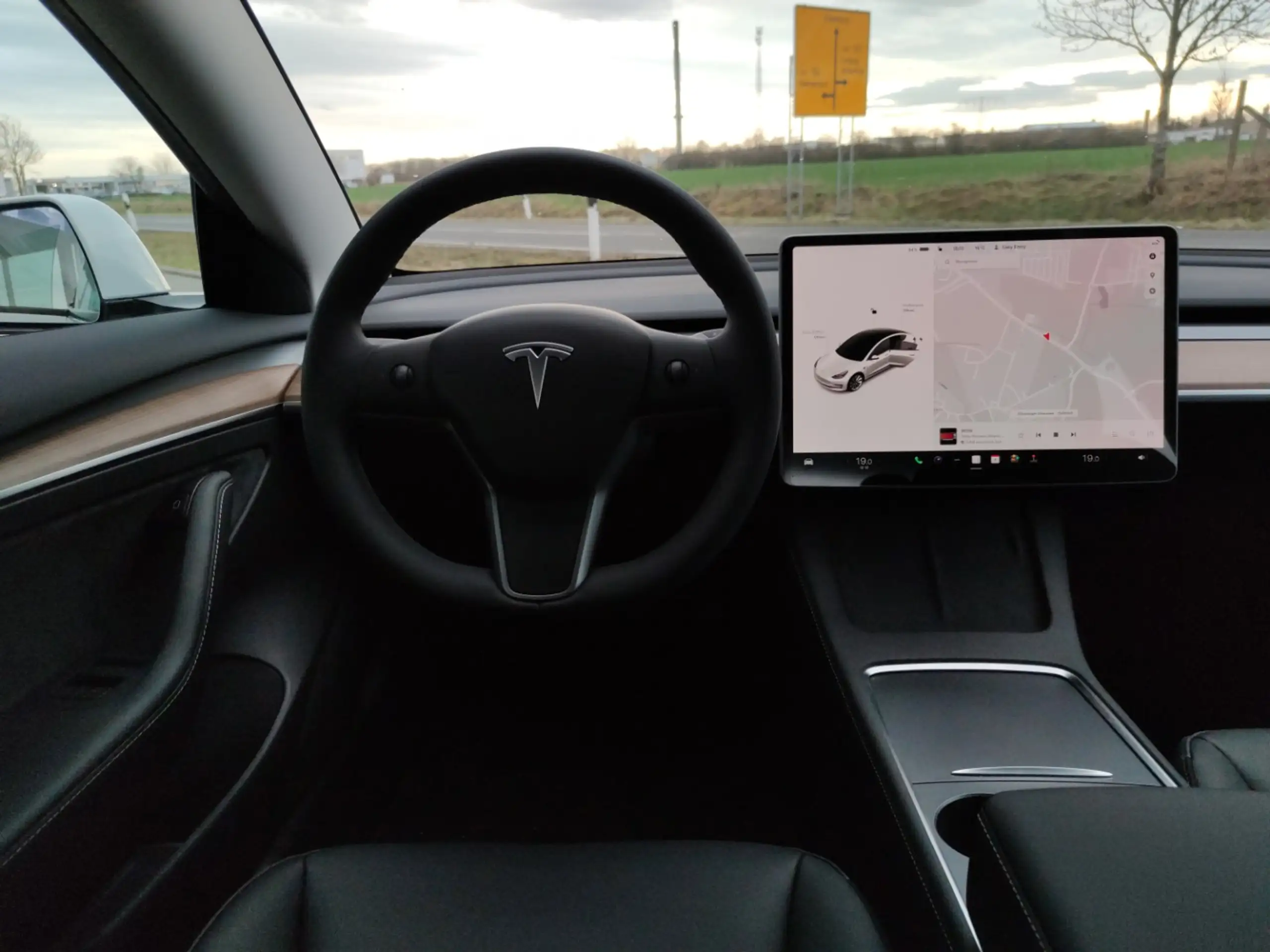 Tesla - Model 3