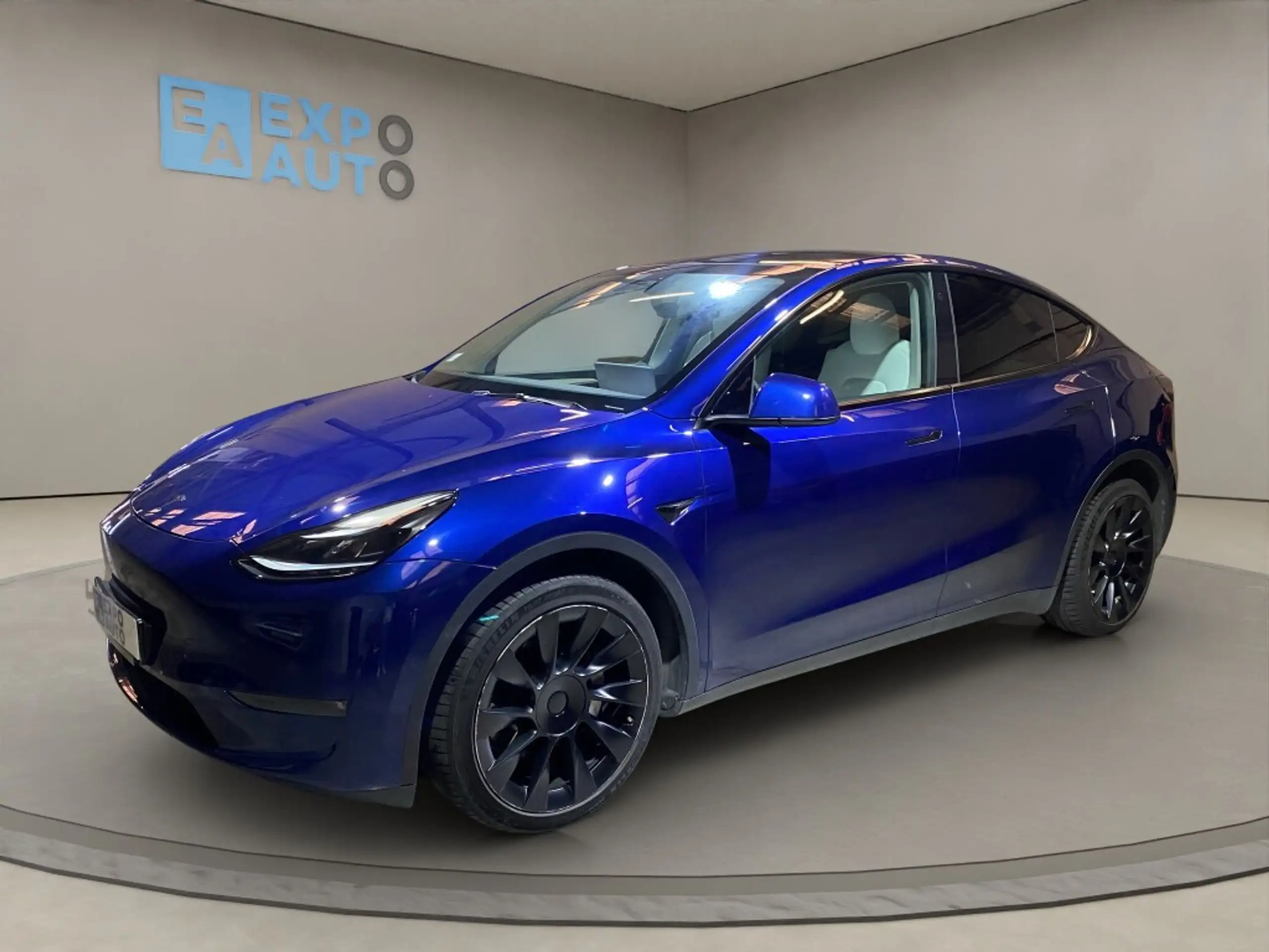 Tesla - Model Y