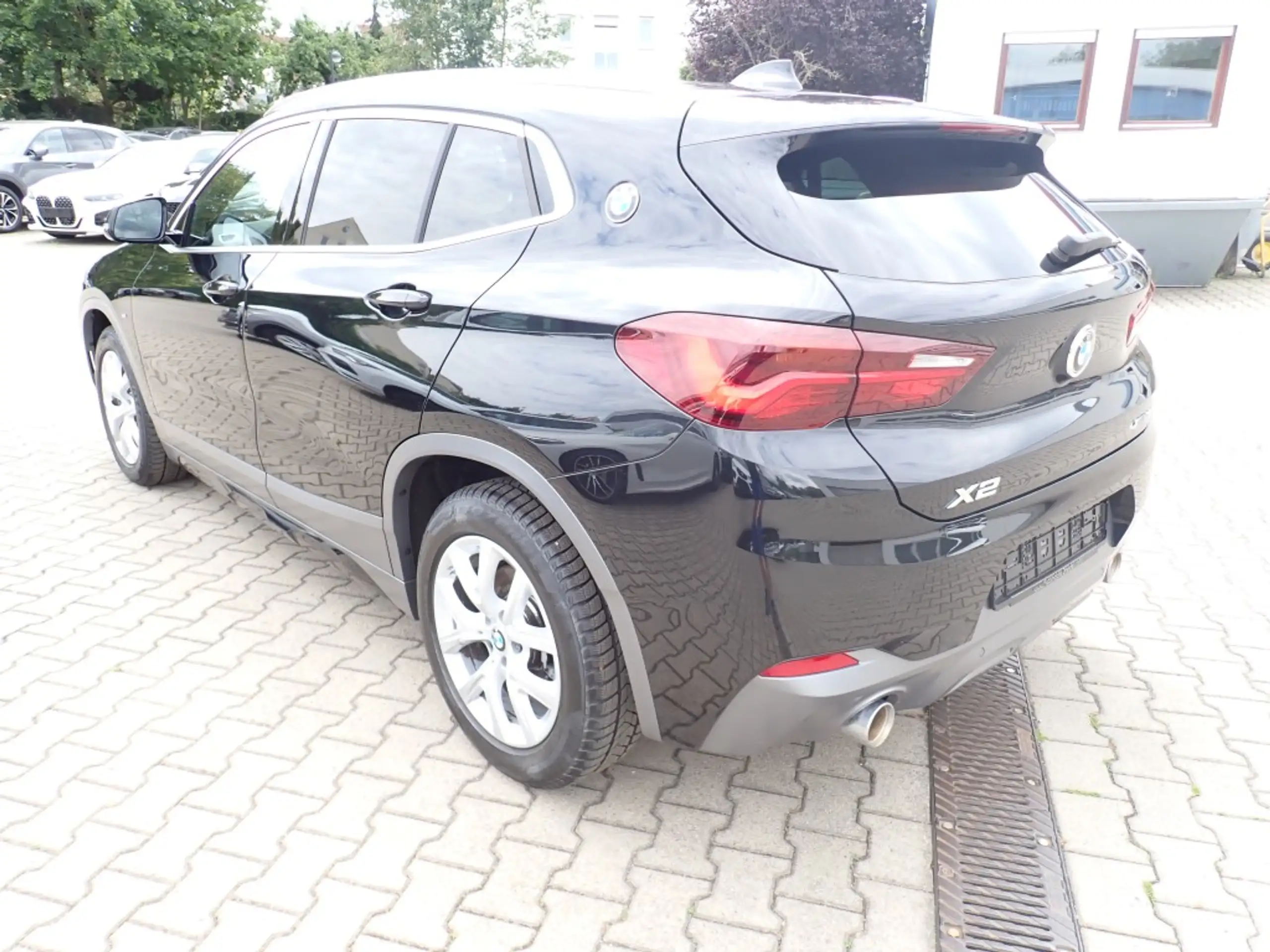 BMW - X2