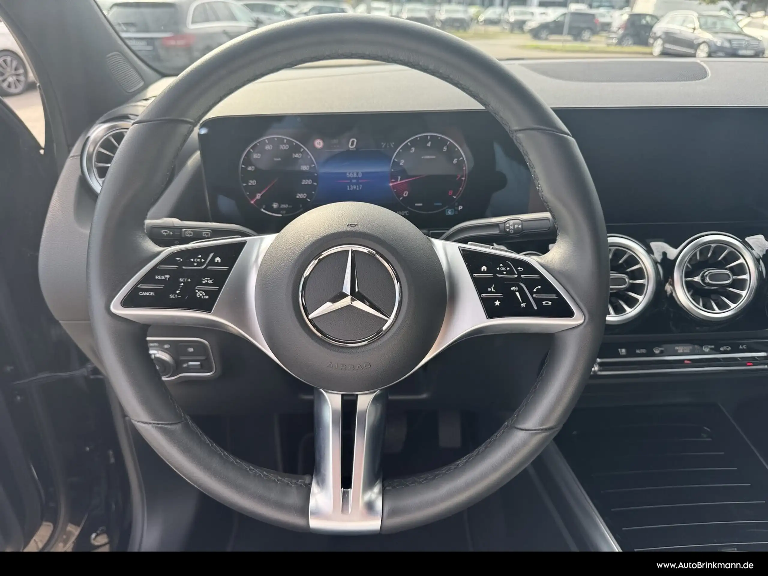 Mercedes-Benz - GLA 180