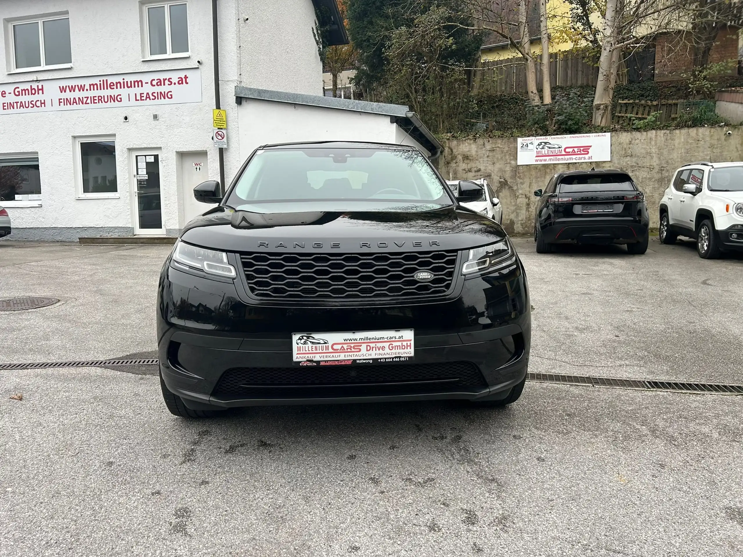 Land Rover - Range Rover Velar