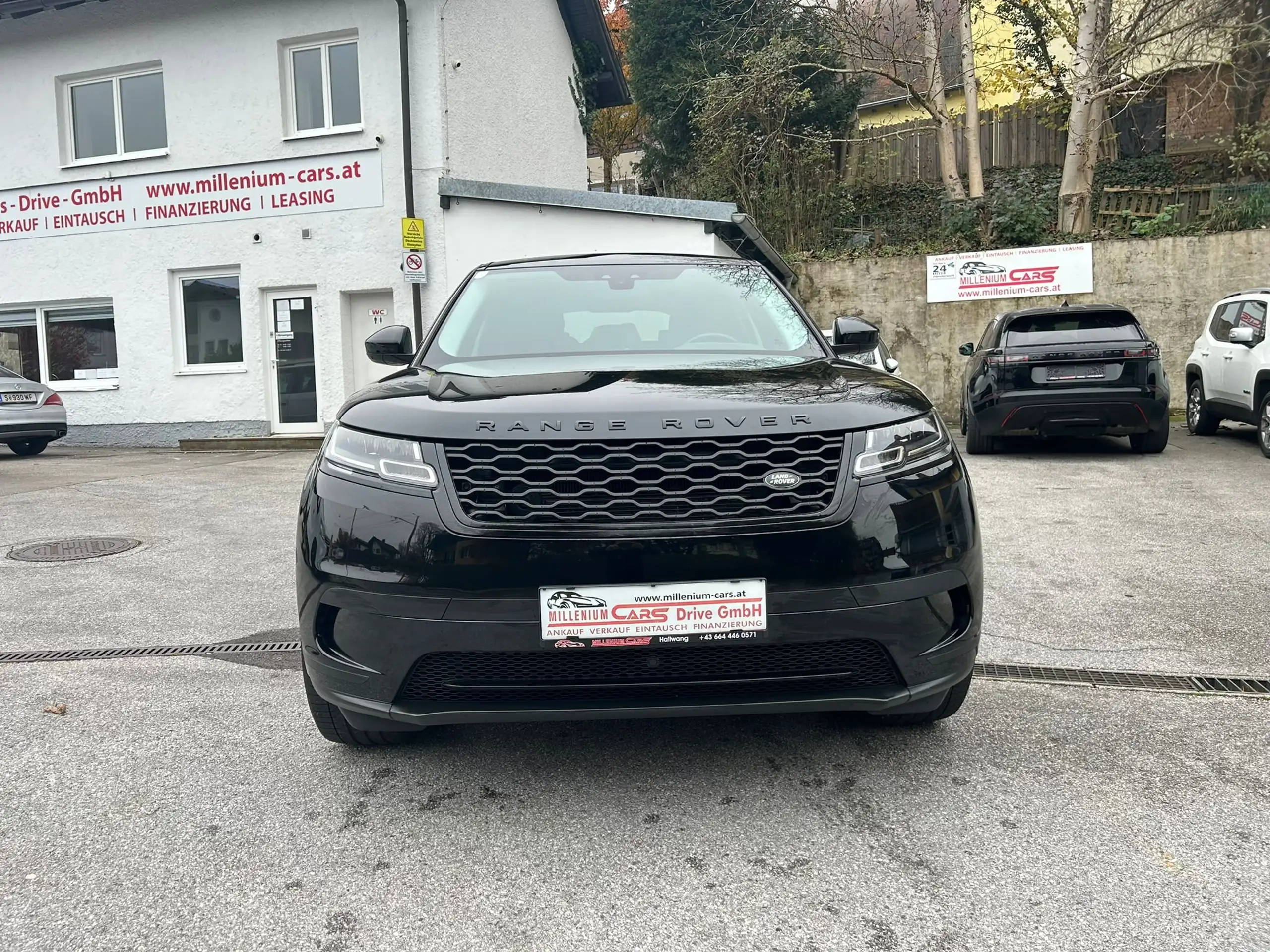 Land Rover - Range Rover Velar