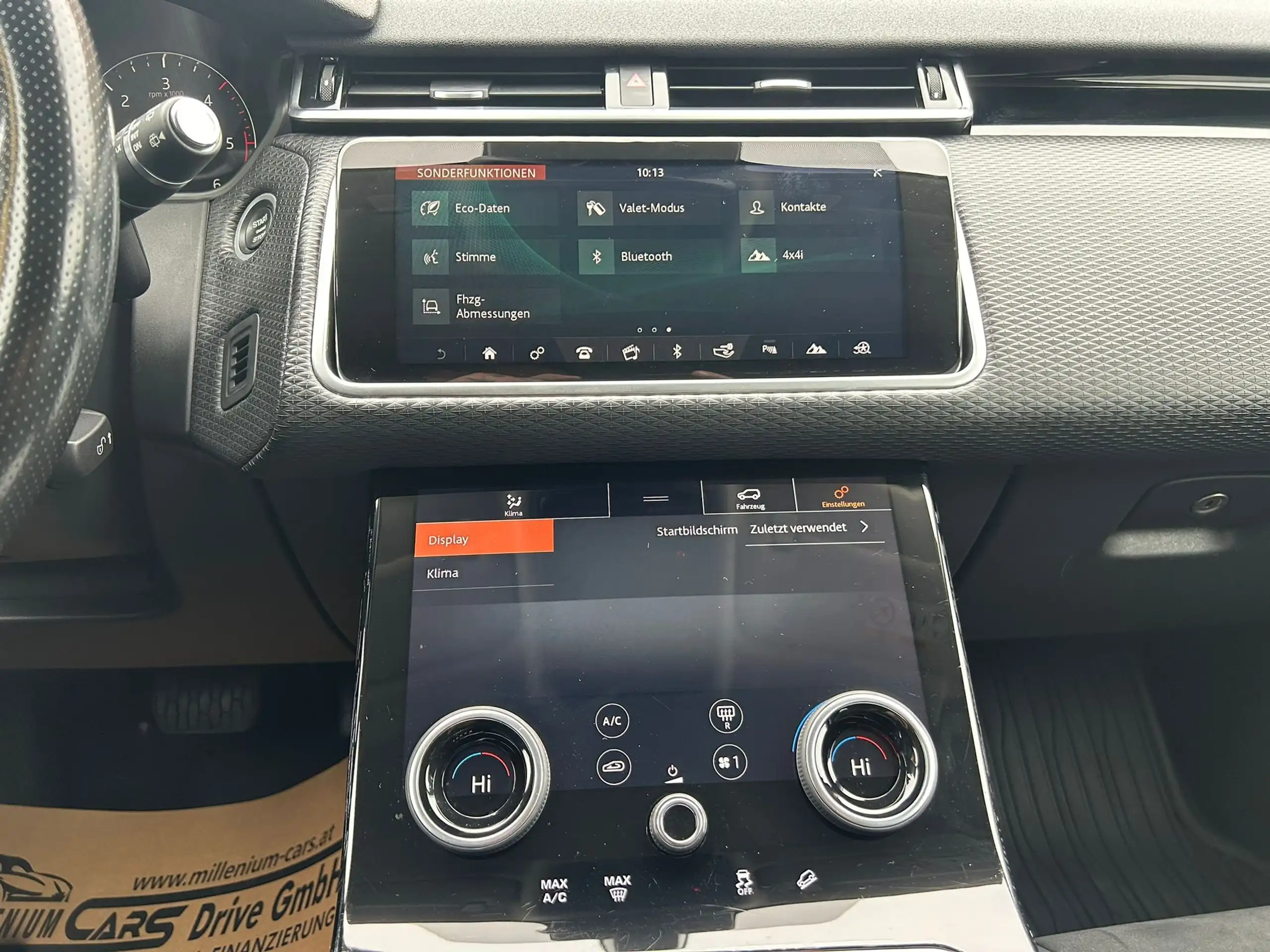 Land Rover - Range Rover Velar