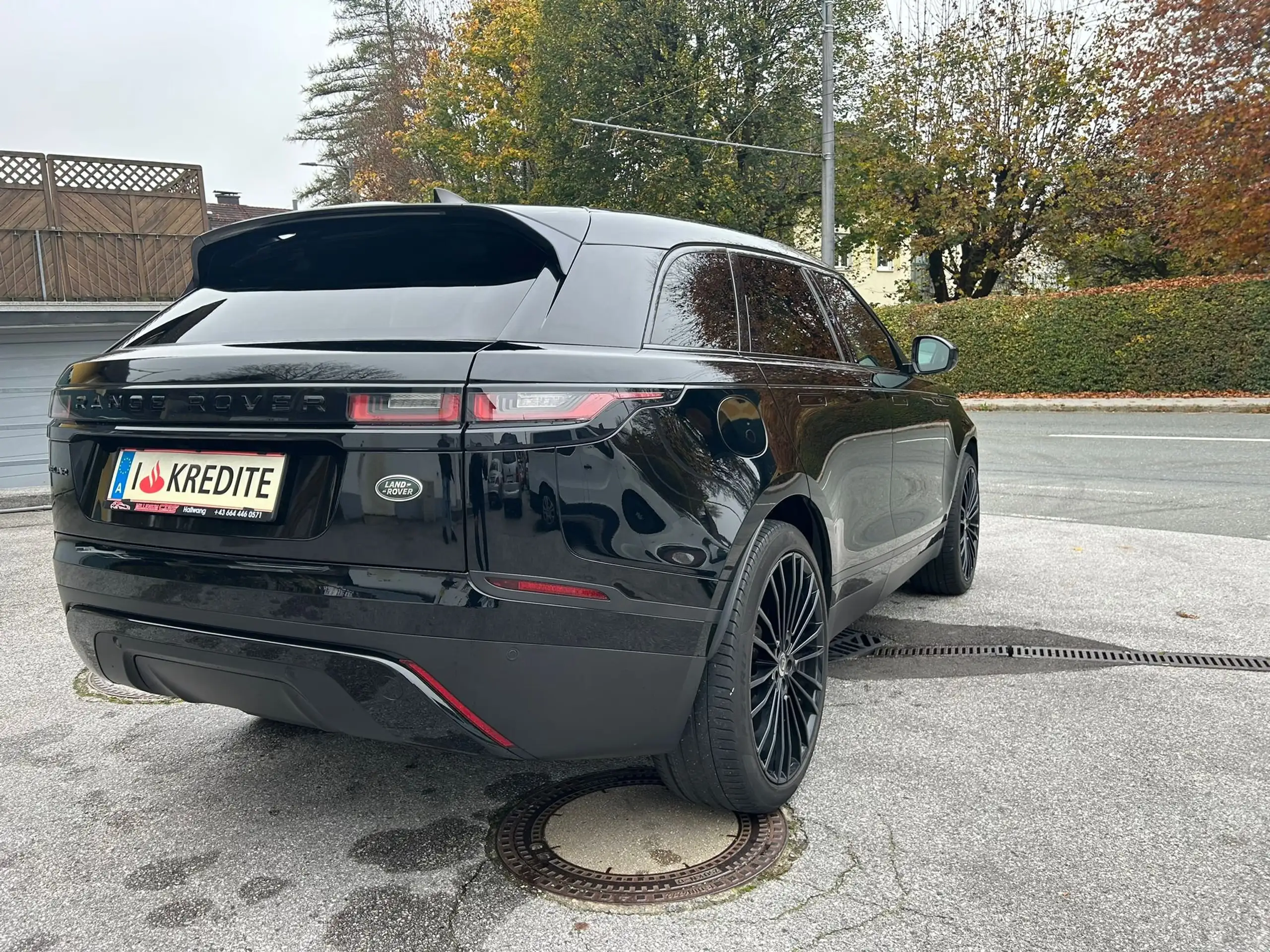 Land Rover - Range Rover Velar