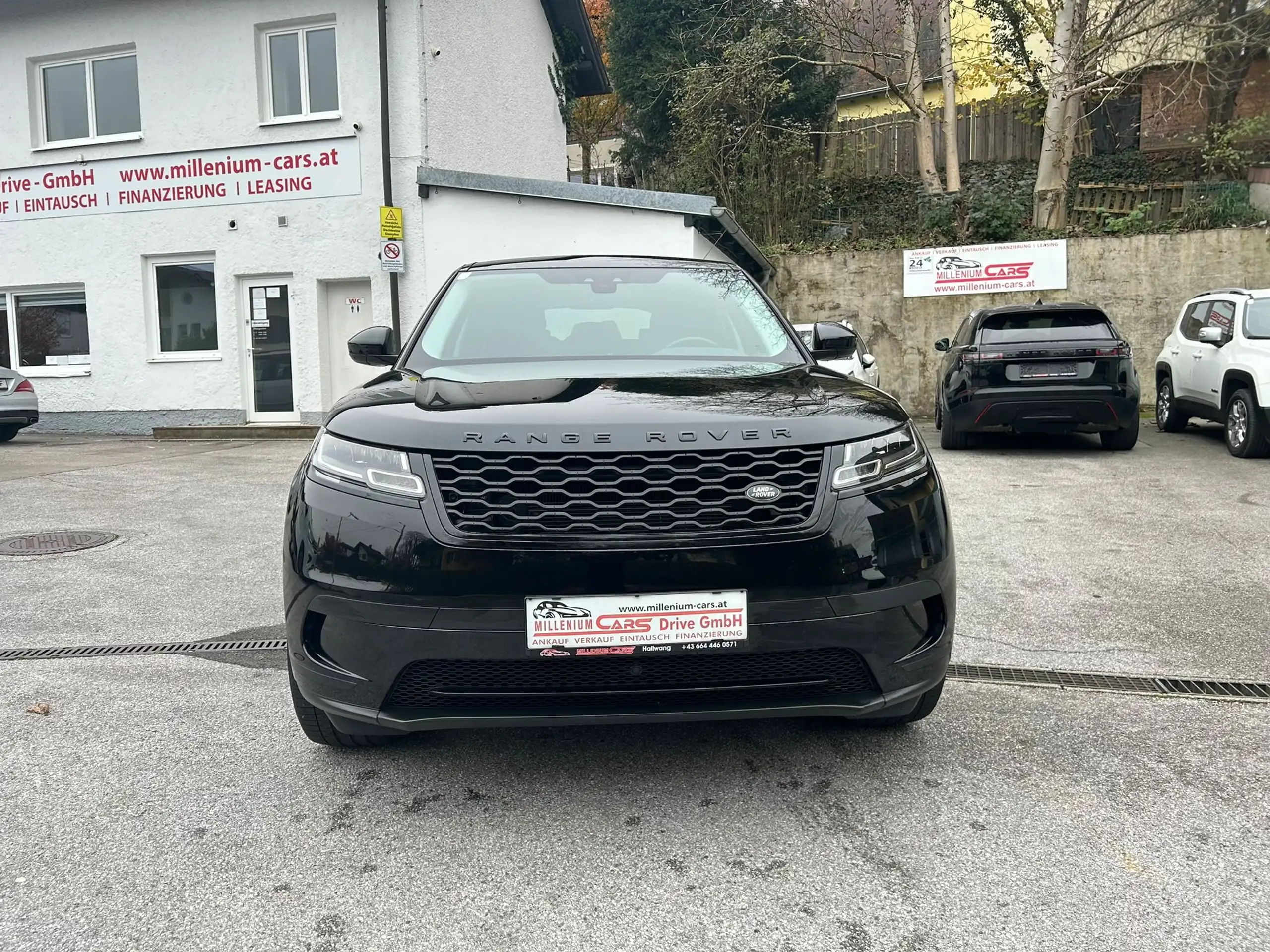 Land Rover - Range Rover Velar