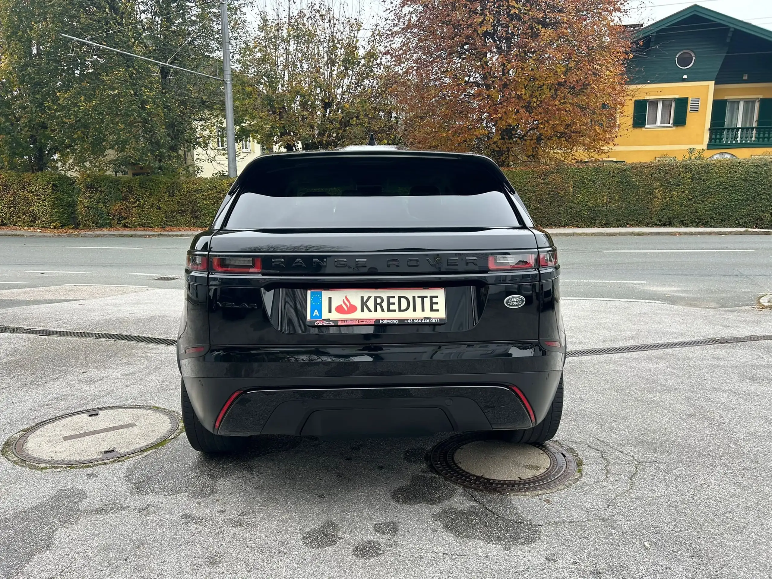 Land Rover - Range Rover Velar