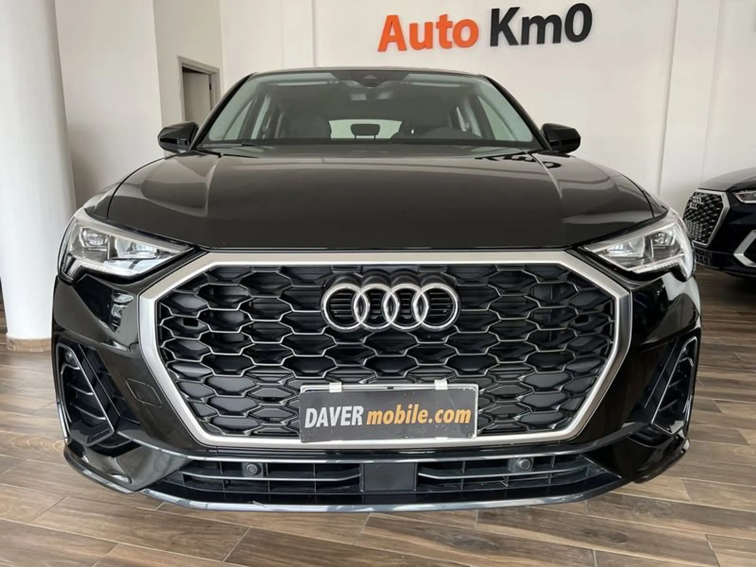 Audi - Q3