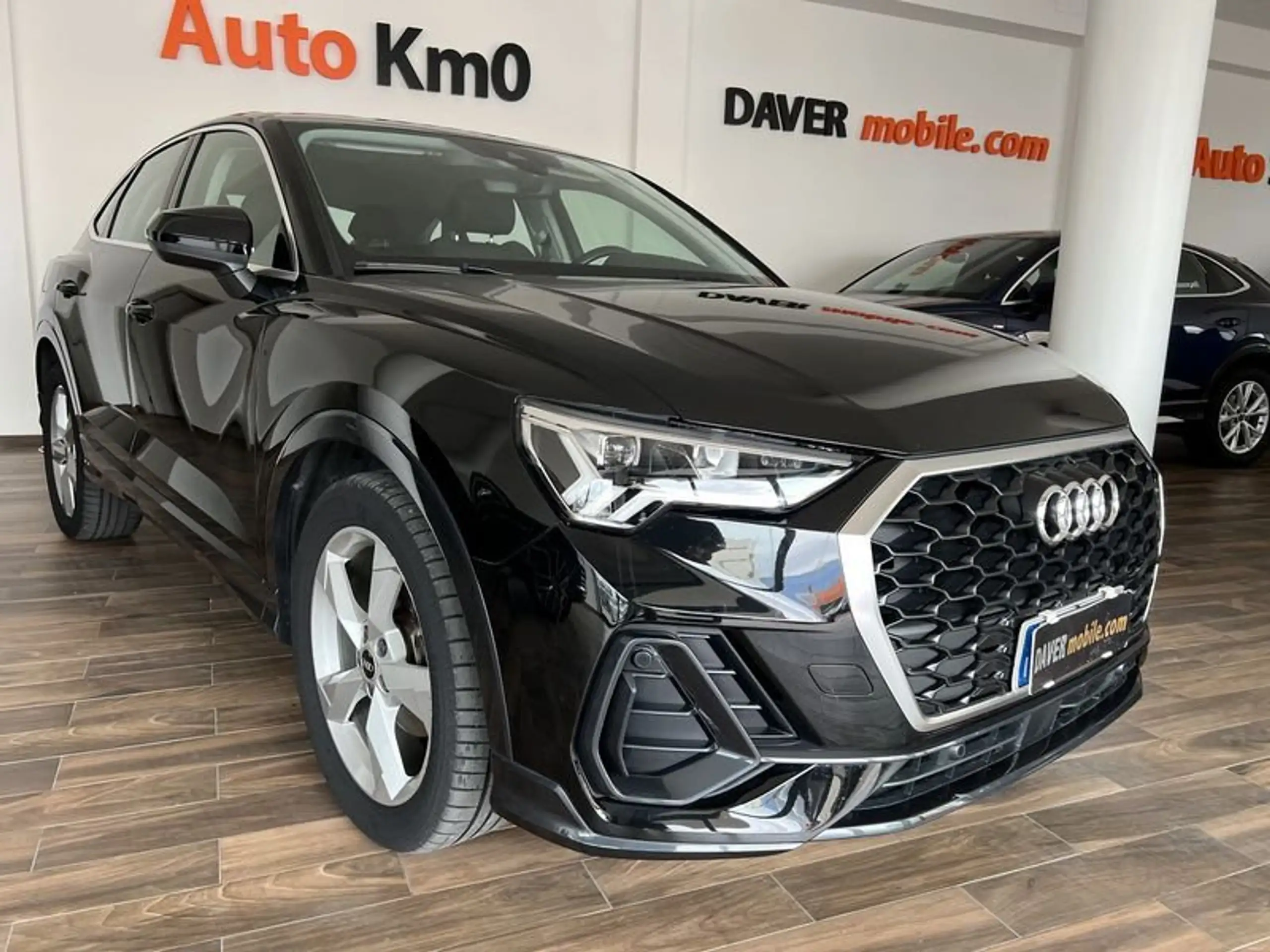 Audi - Q3