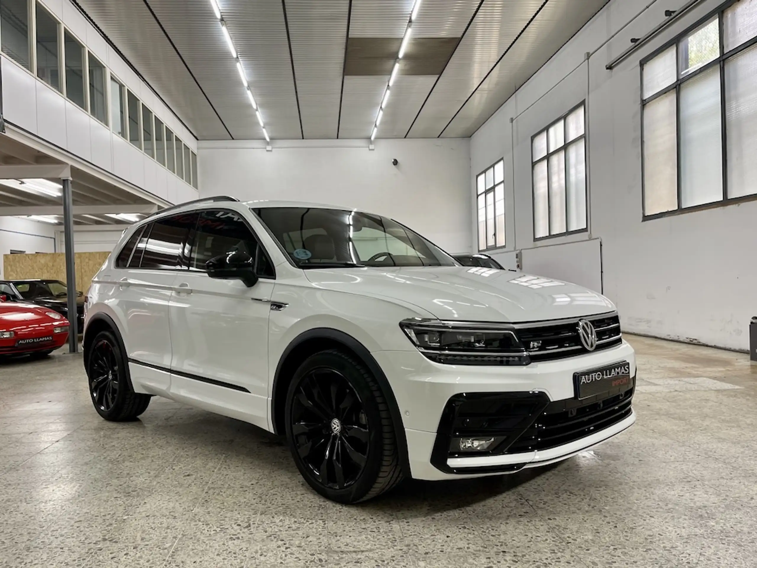 Volkswagen - Tiguan