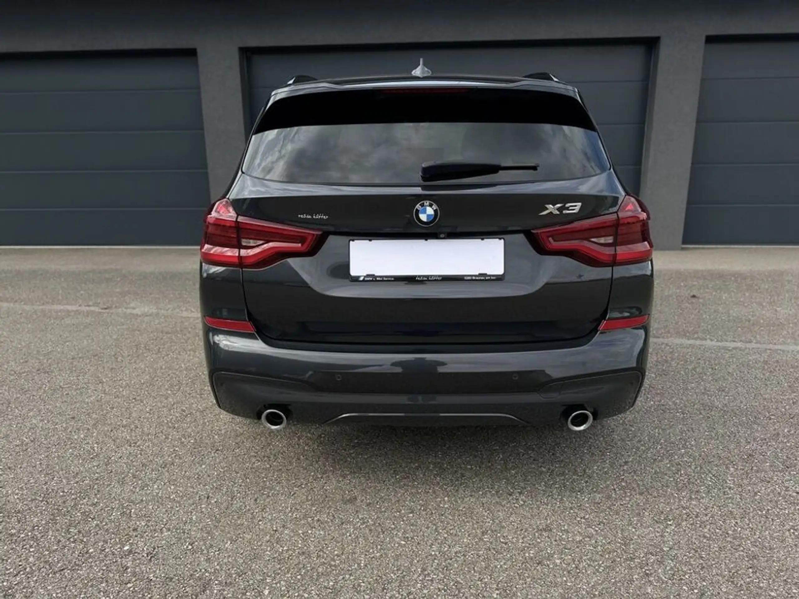 BMW - X3