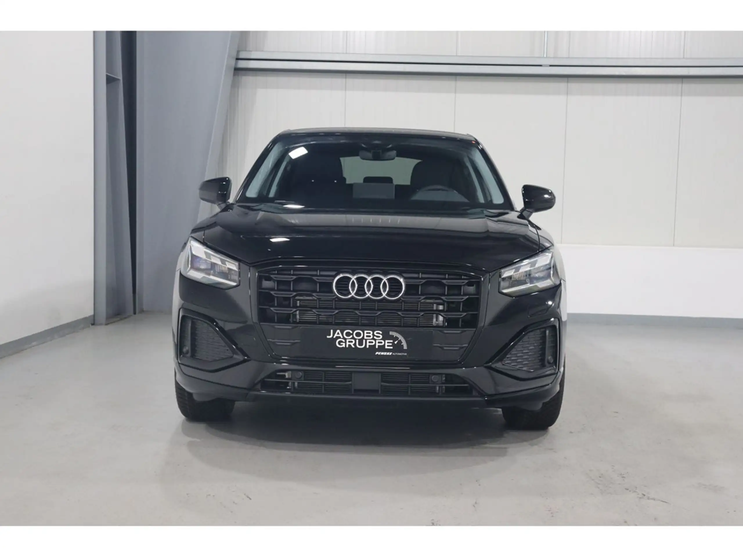 Audi - Q2