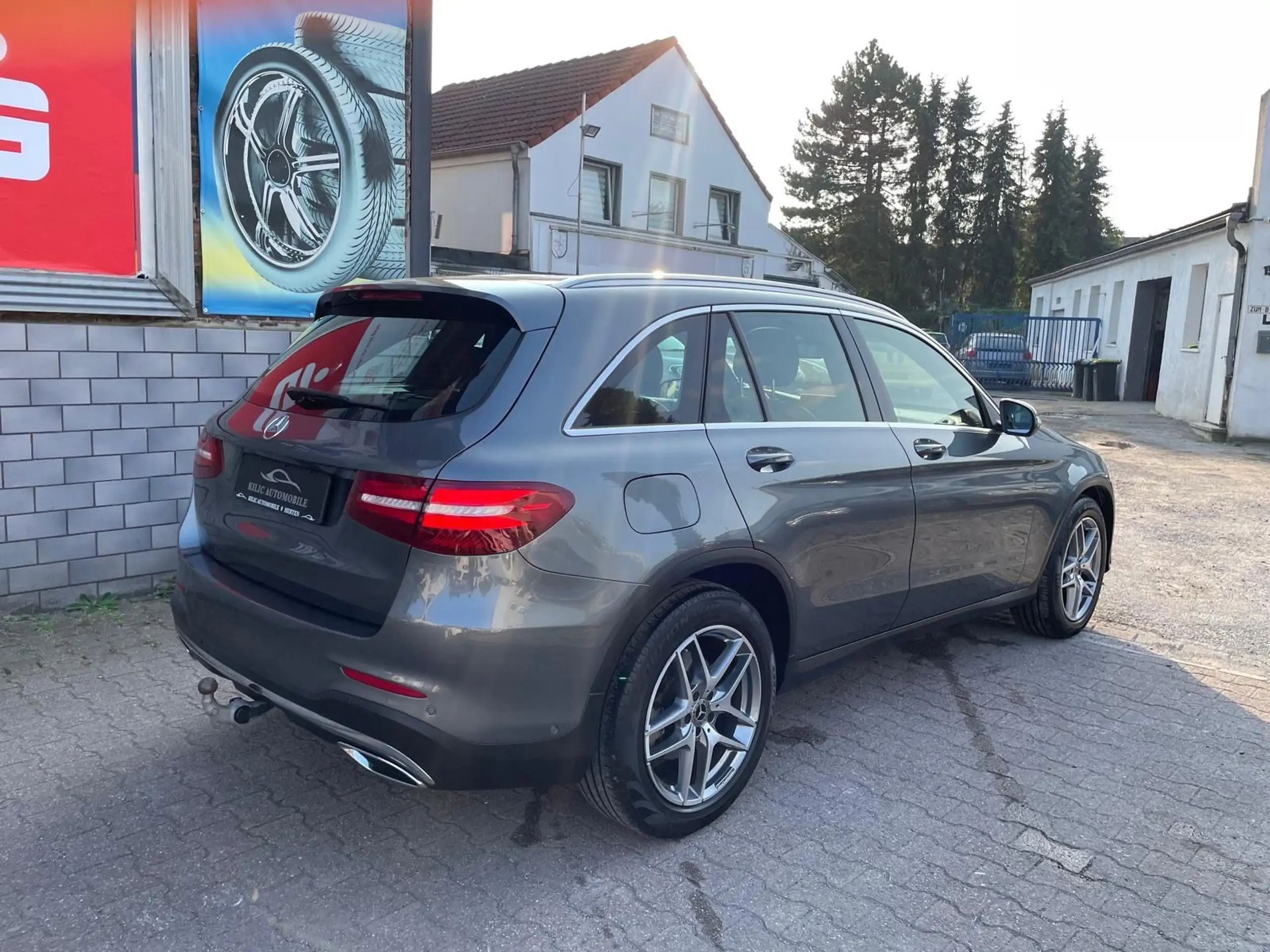 Mercedes-Benz - GLC 350