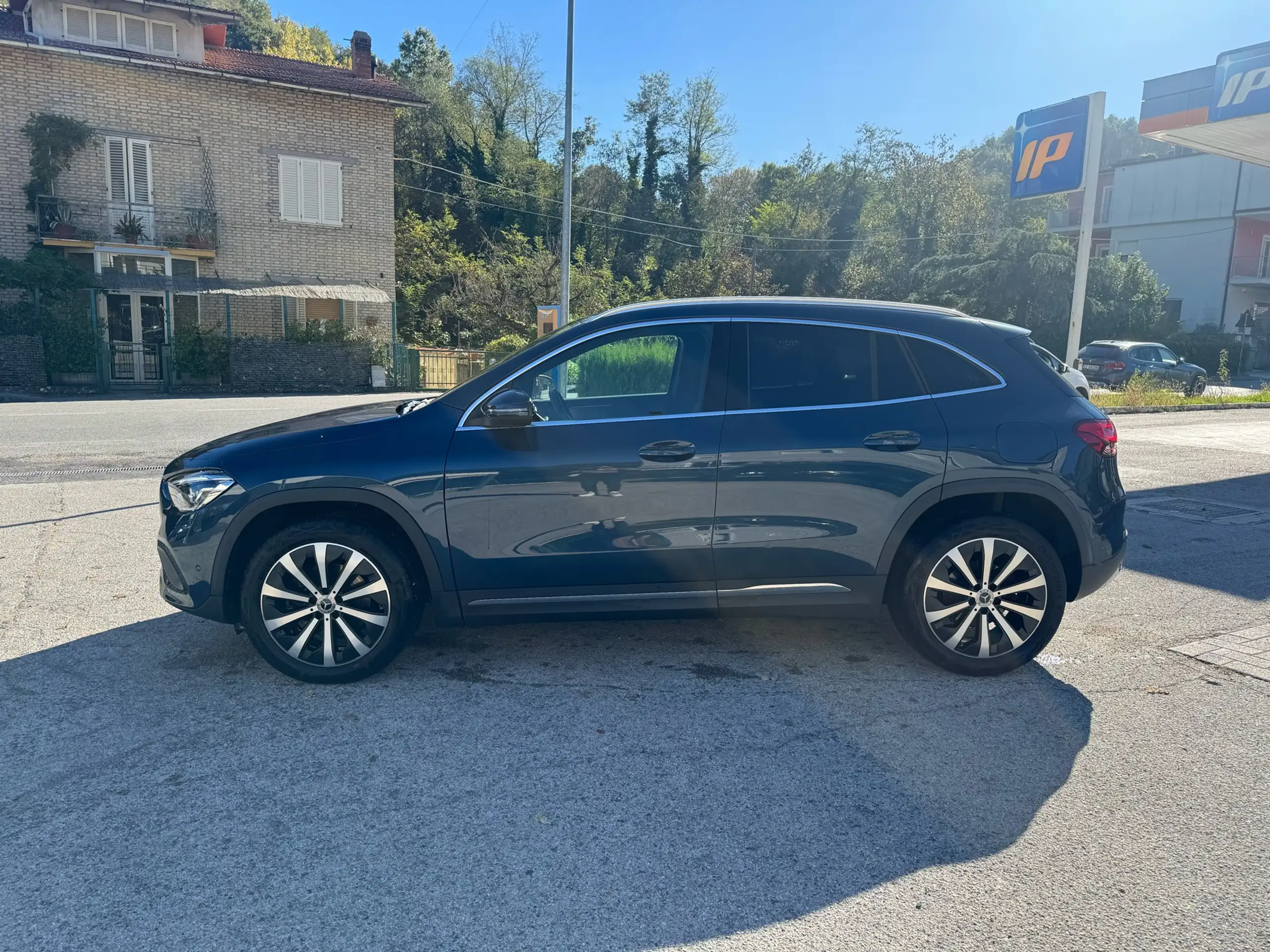 Mercedes-Benz - GLA 200