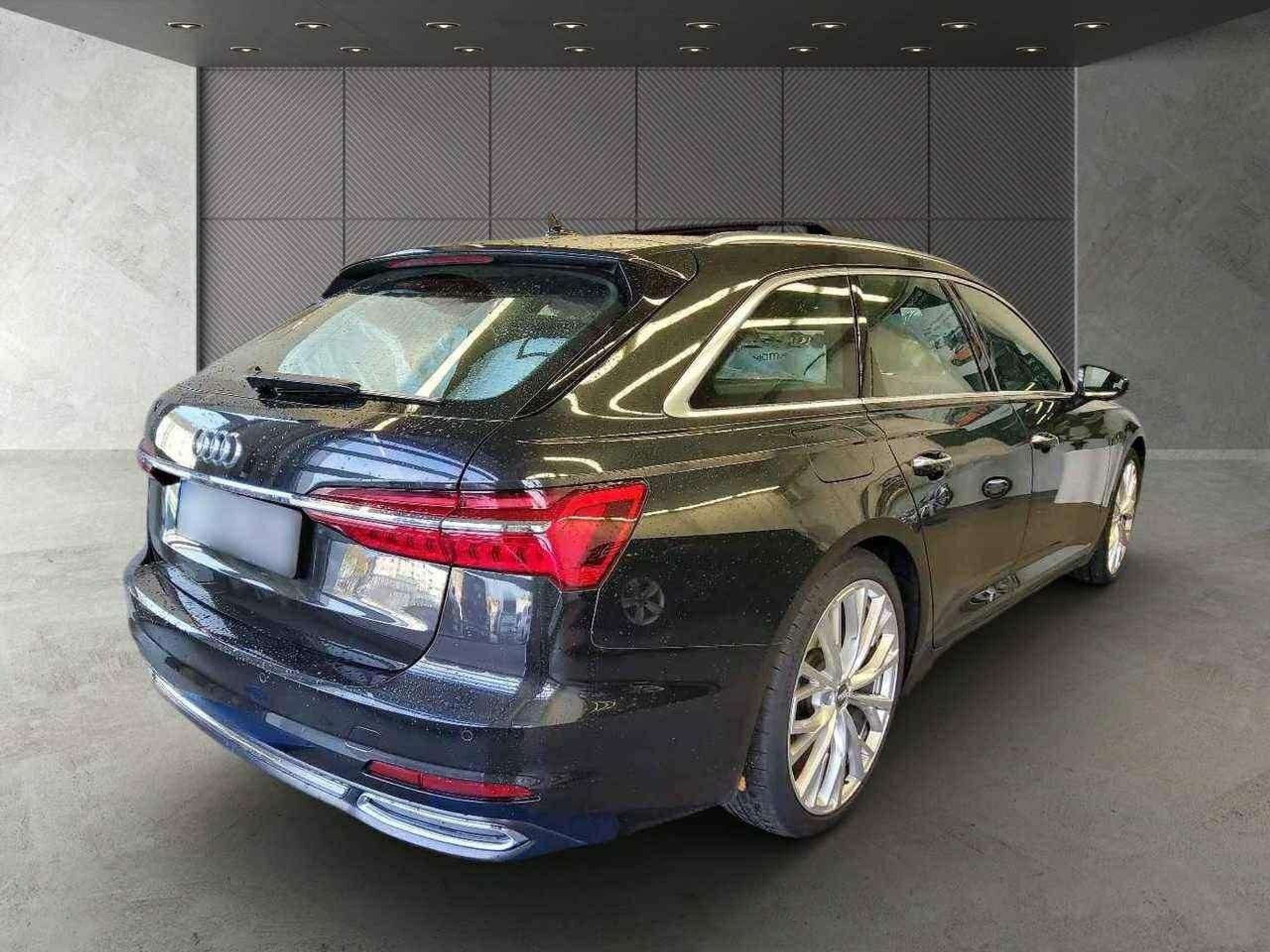 Audi - A6