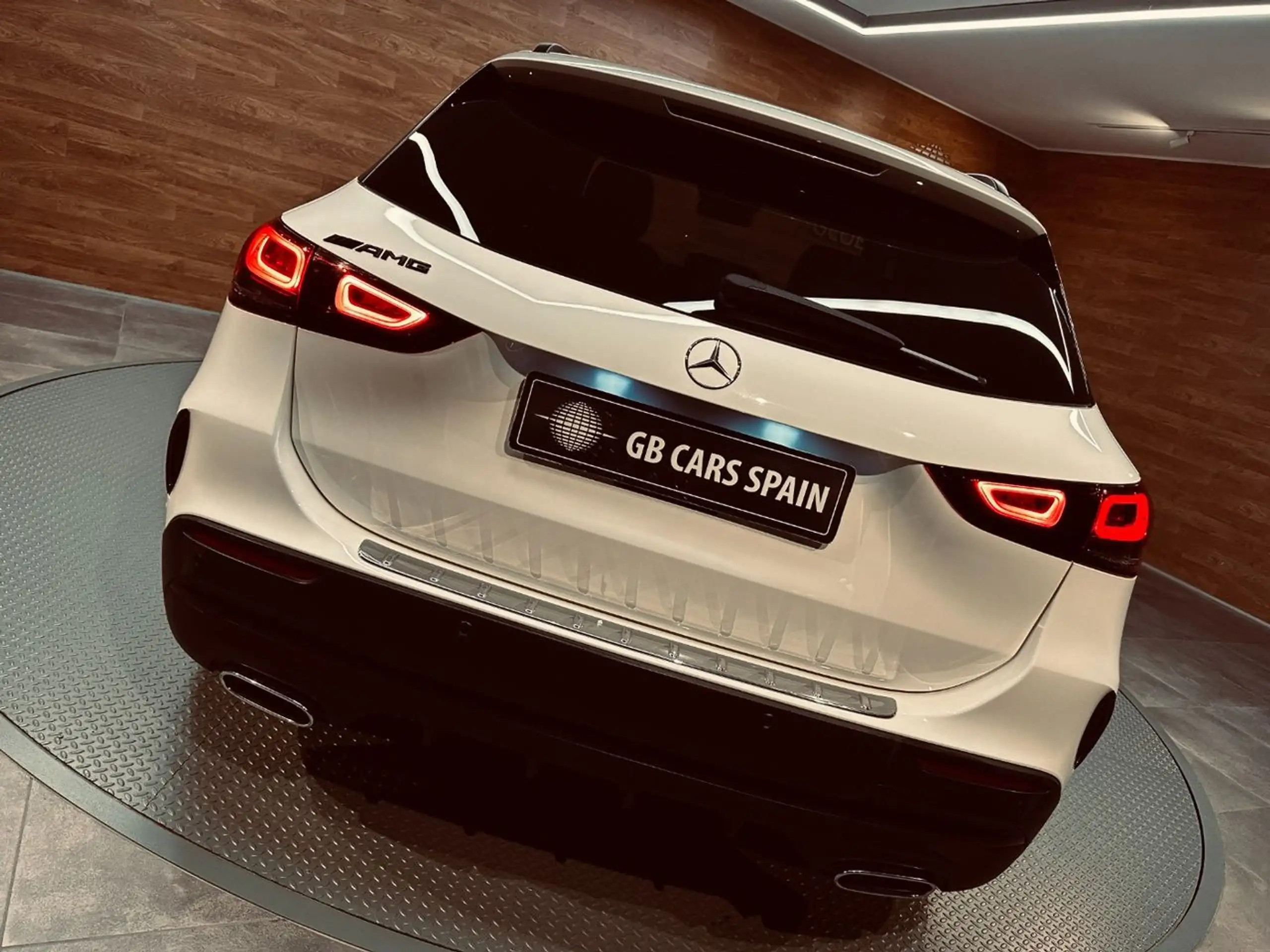 Mercedes-Benz - GLA 200