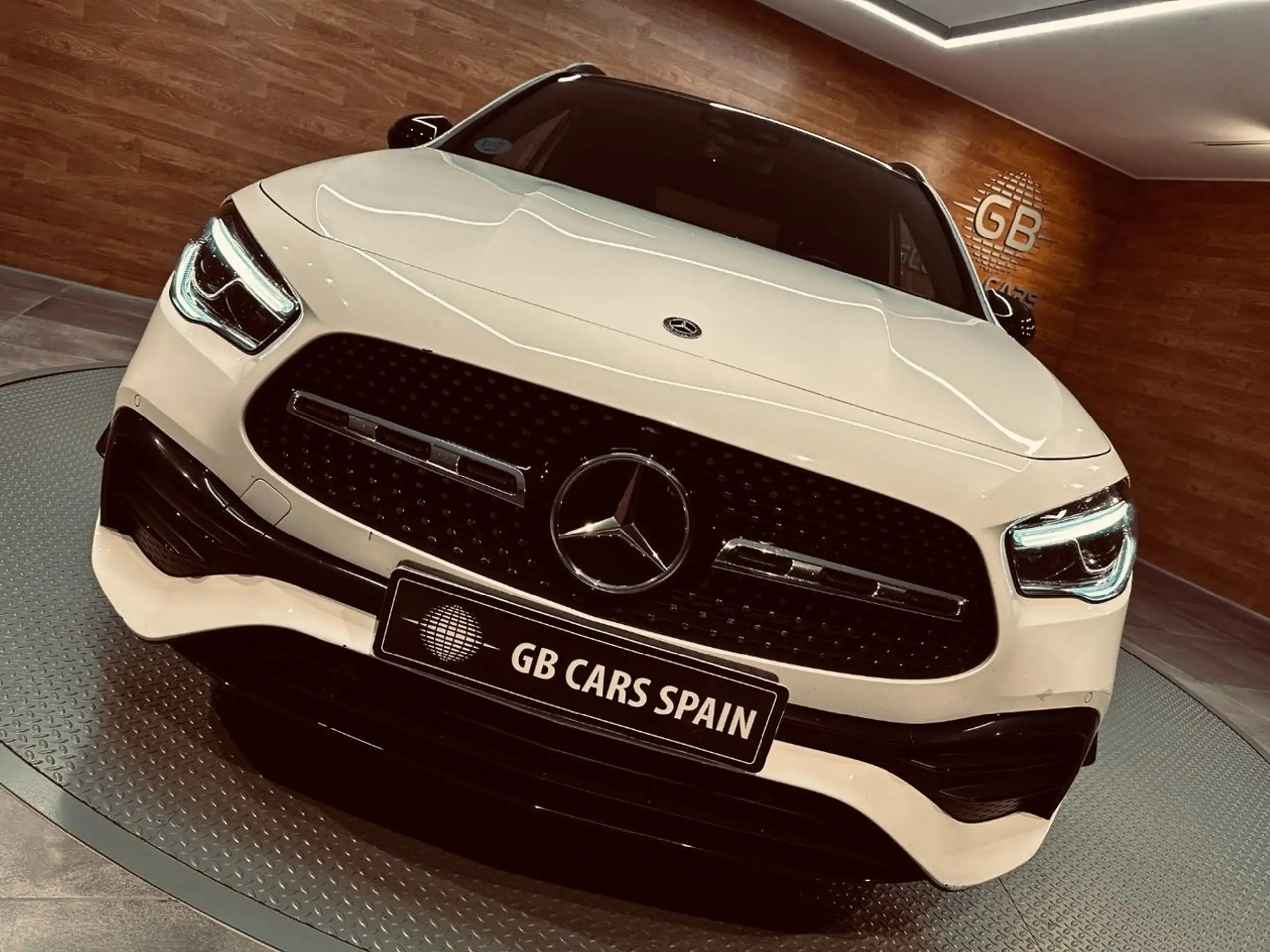 Mercedes-Benz - GLA 200