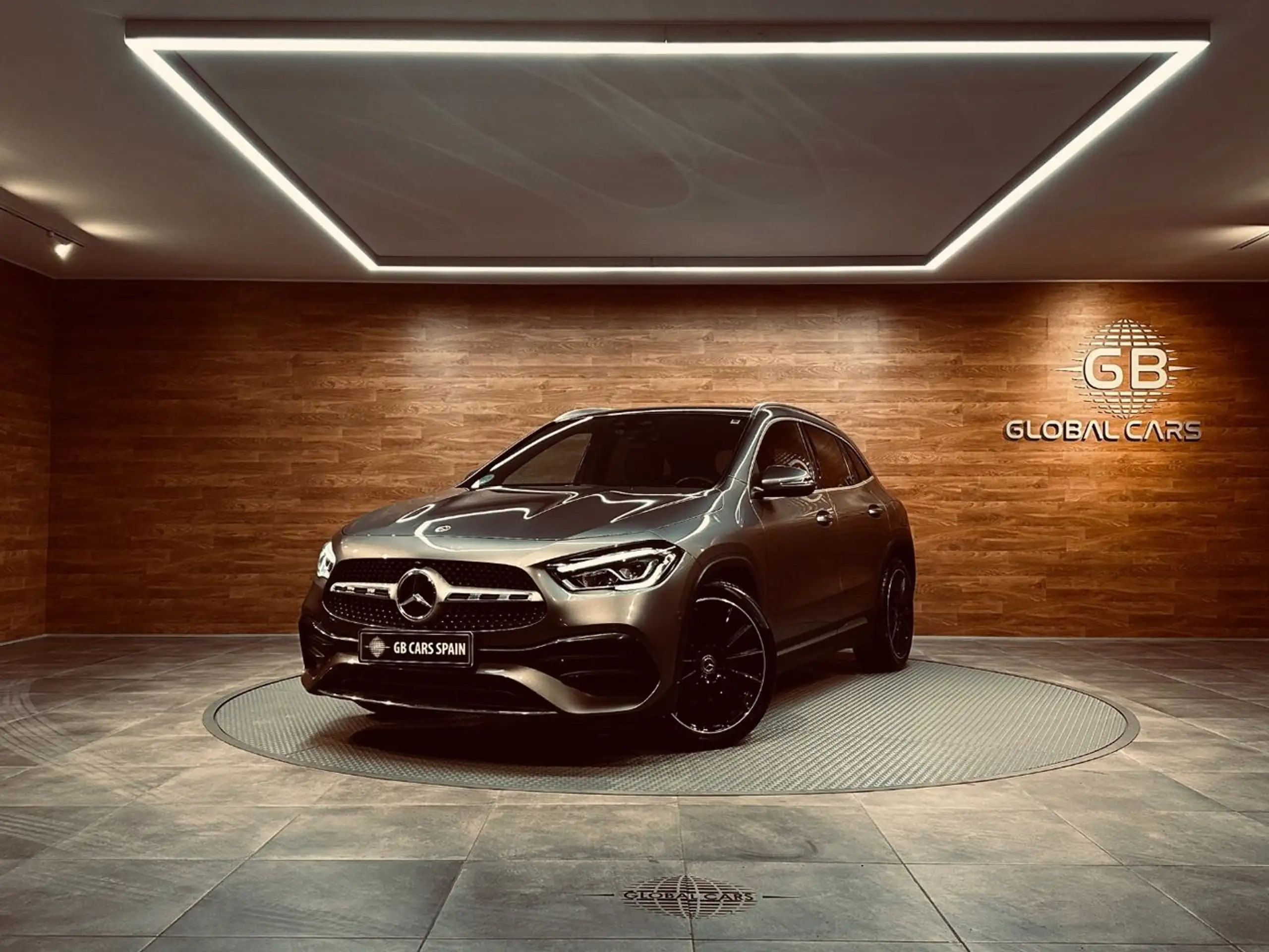 Mercedes-Benz - GLA 45 AMG