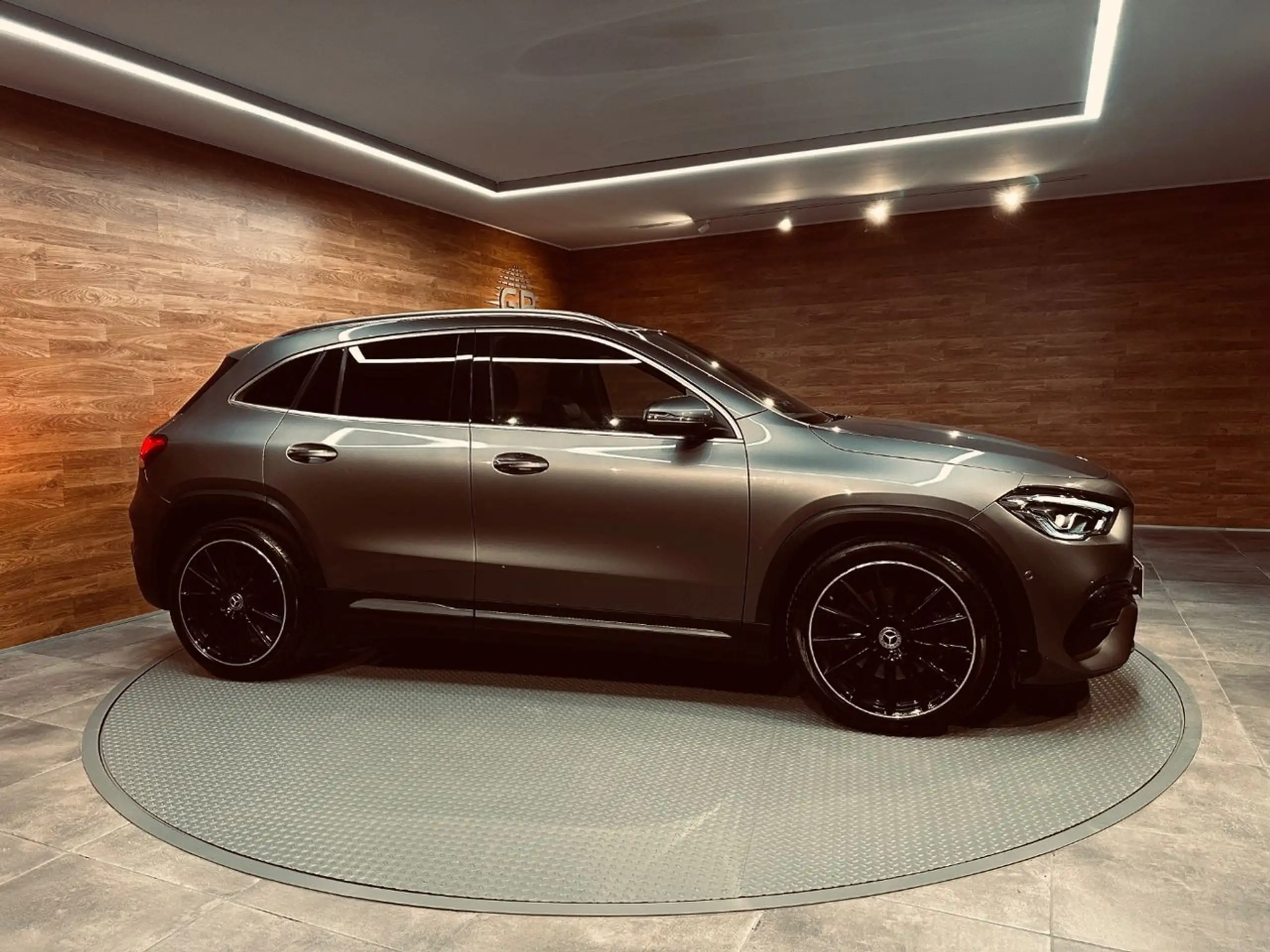 Mercedes-Benz - GLA 45 AMG