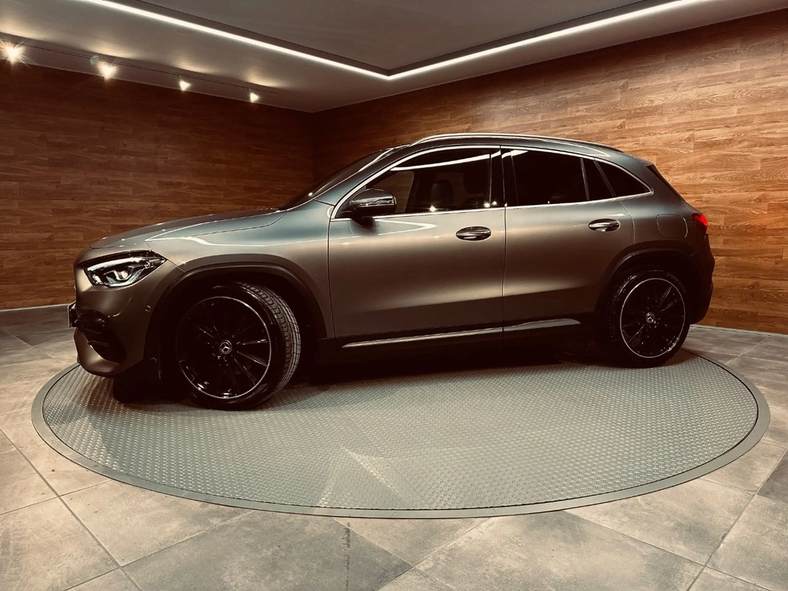 Mercedes-Benz - GLA 45 AMG