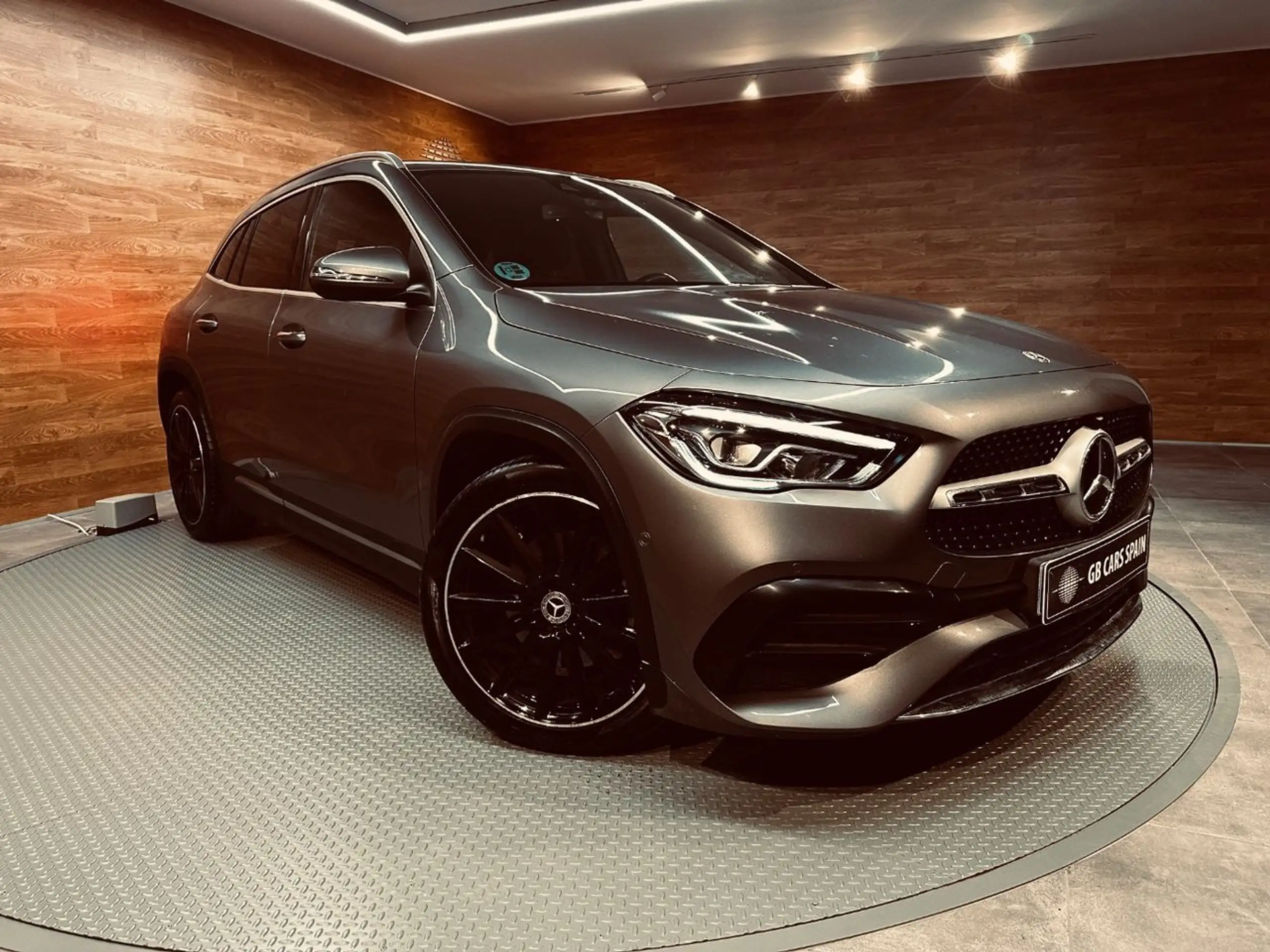 Mercedes-Benz - GLA 45 AMG