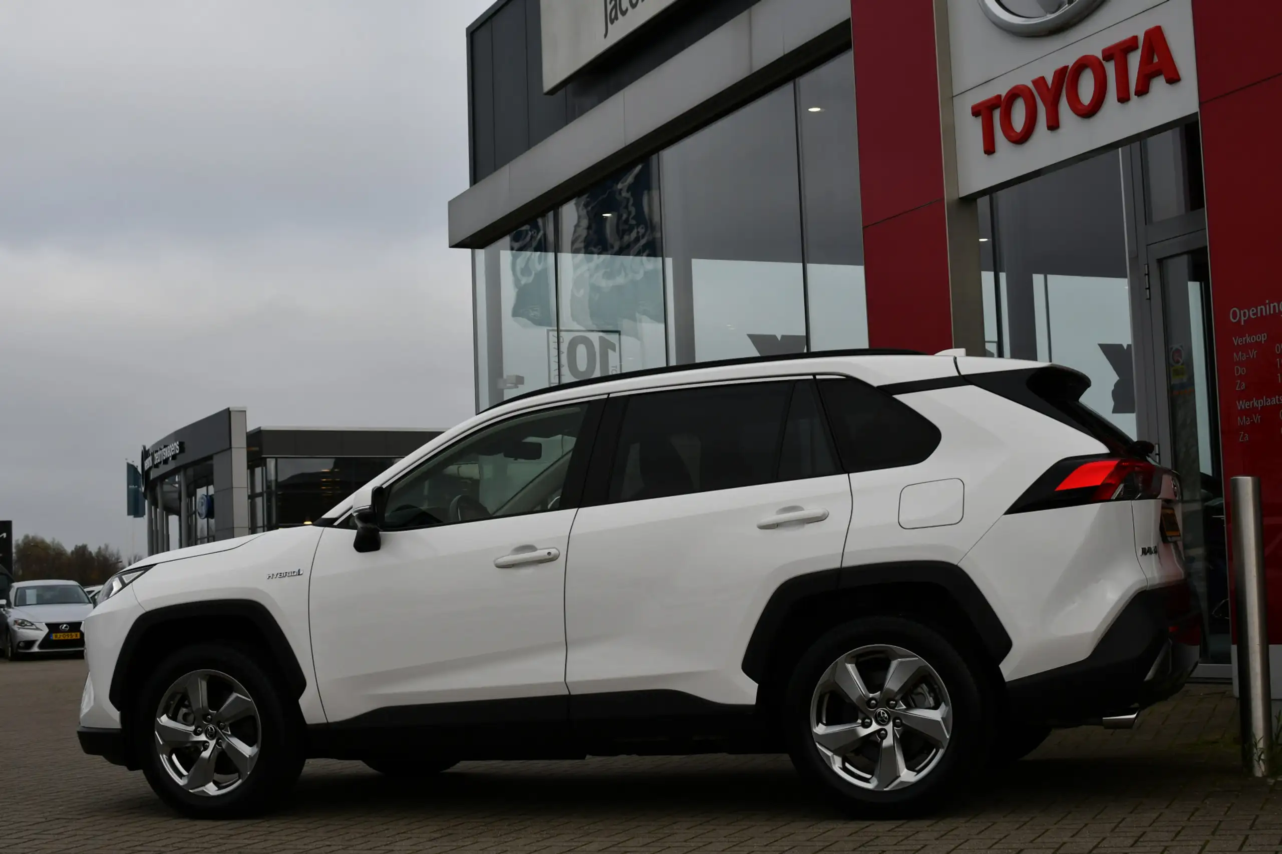 Toyota - RAV 4