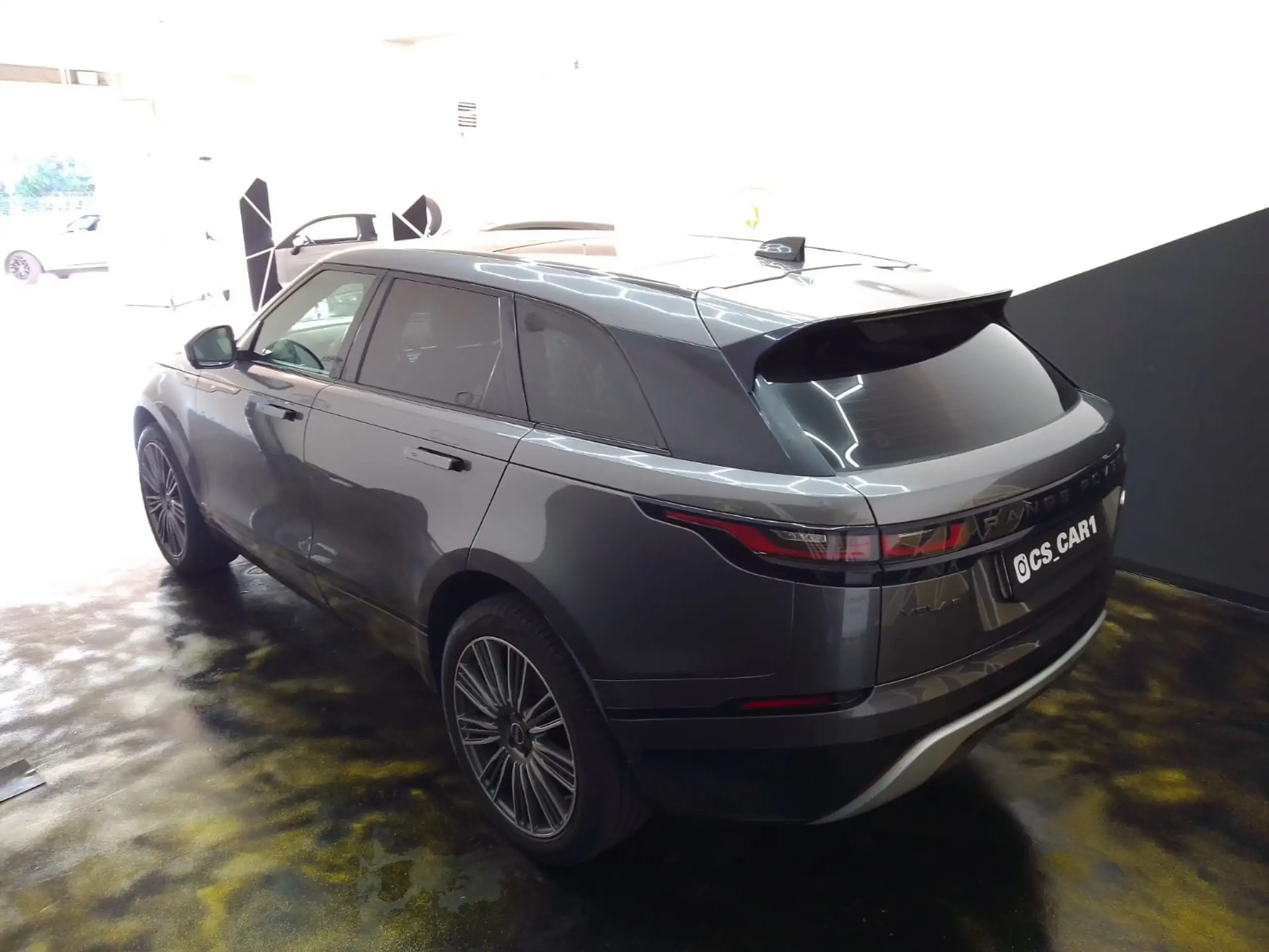 Land Rover - Range Rover Velar