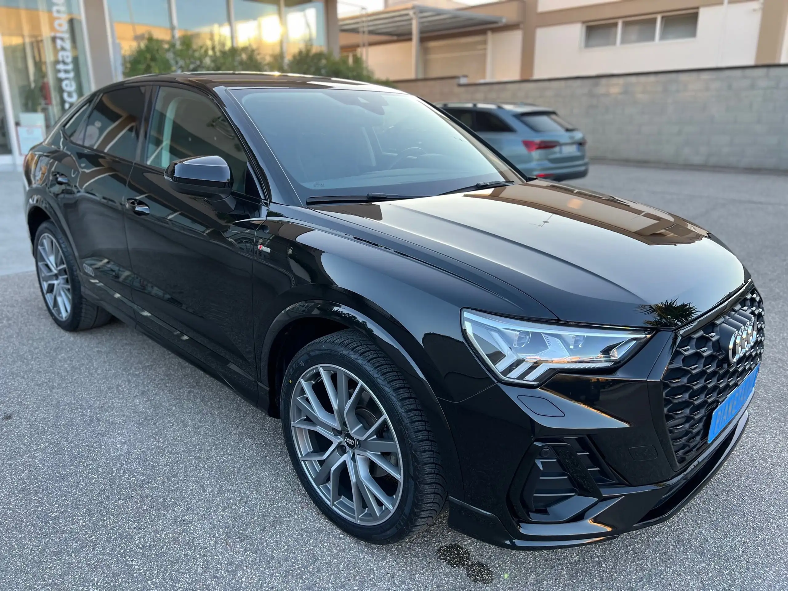 Audi - Q3